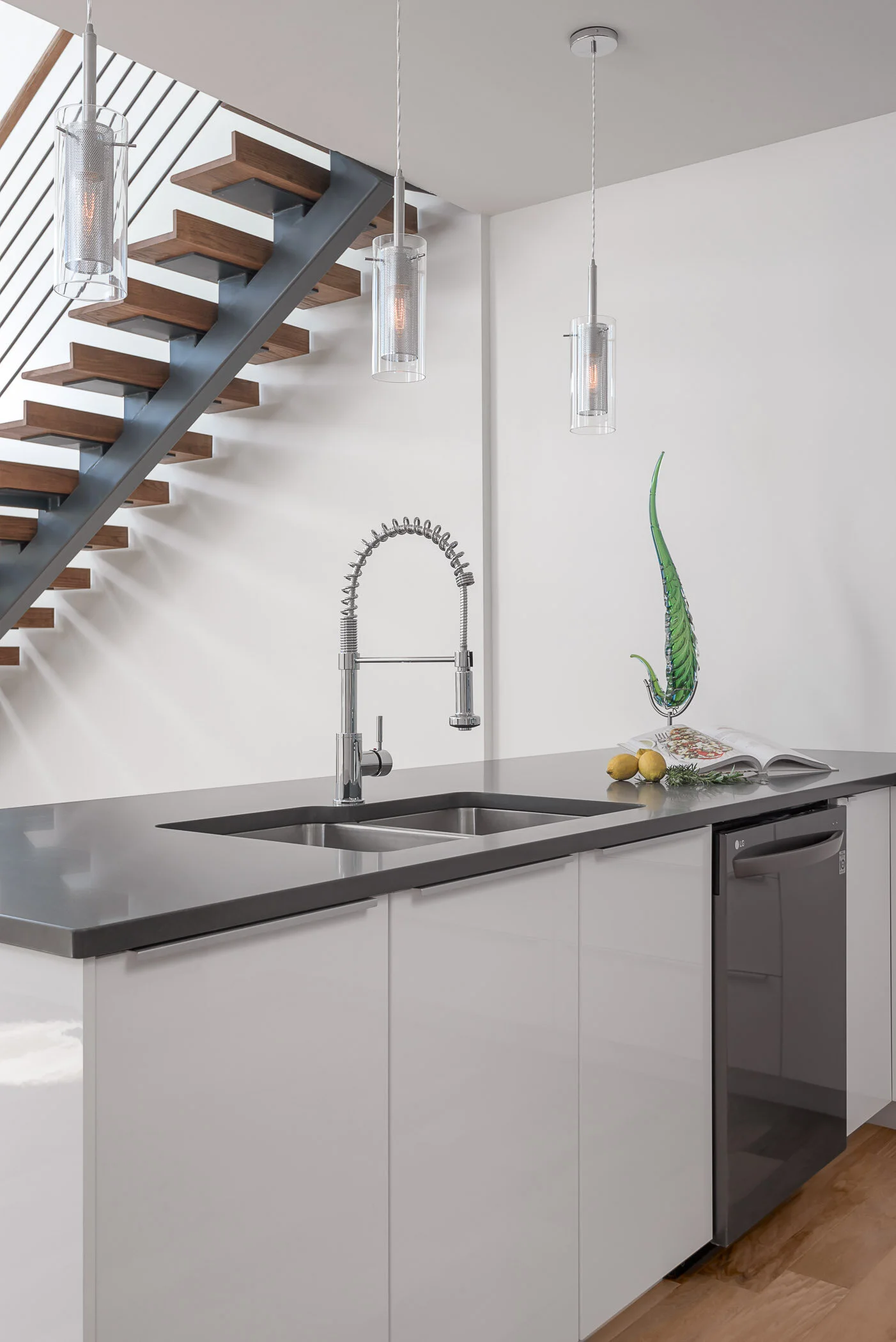 Read Ave 1609_Web_4.jpg