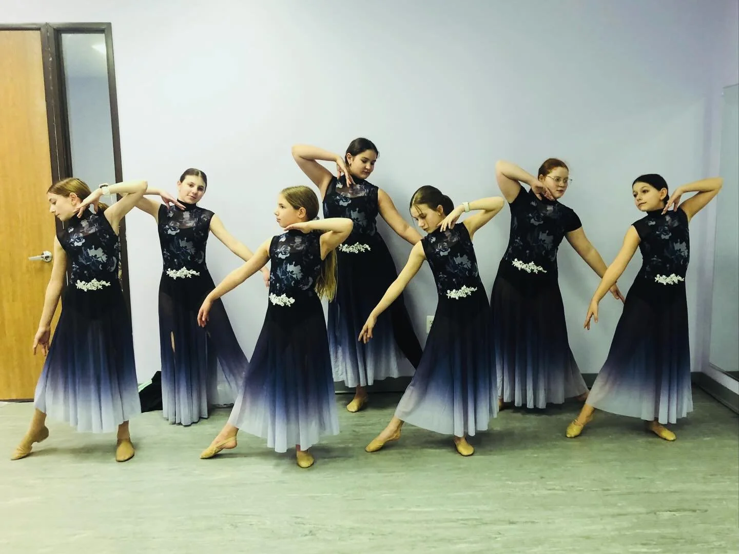 Gorgeous dancers in gorgeous costumes! We 💜costume time at the studio! 

#2ndstreetdance #dancecostumes #lyricaldance