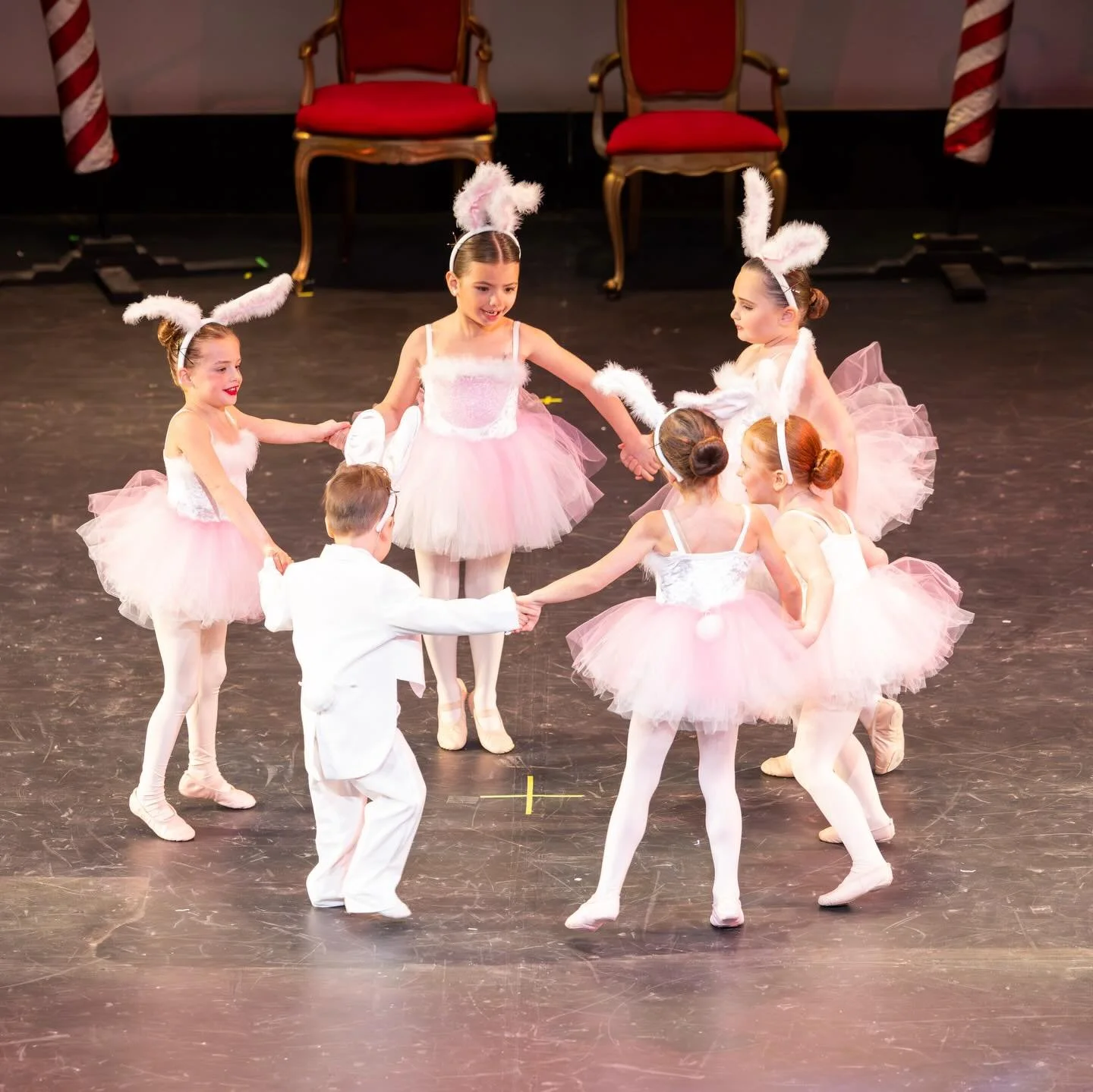 Happy Easter from 2nd Street Studio of Dance!🐰🌸🐣🌷

#2ndstreetdance #happyeaster