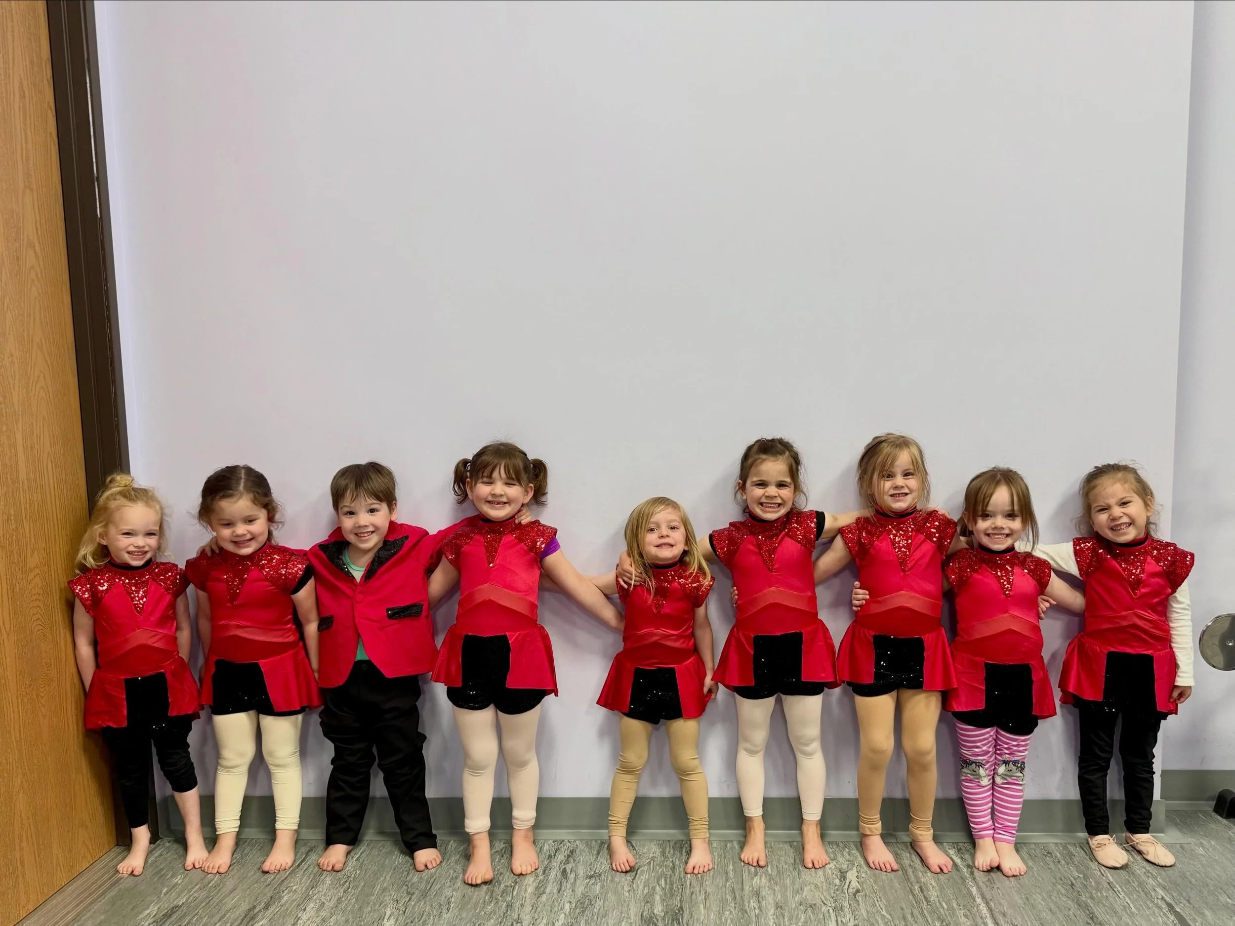We ❤️ happy dancers! We can wait to see them all perform in our spring recitals! 

#2ndstreetdance #recital #dancerecital