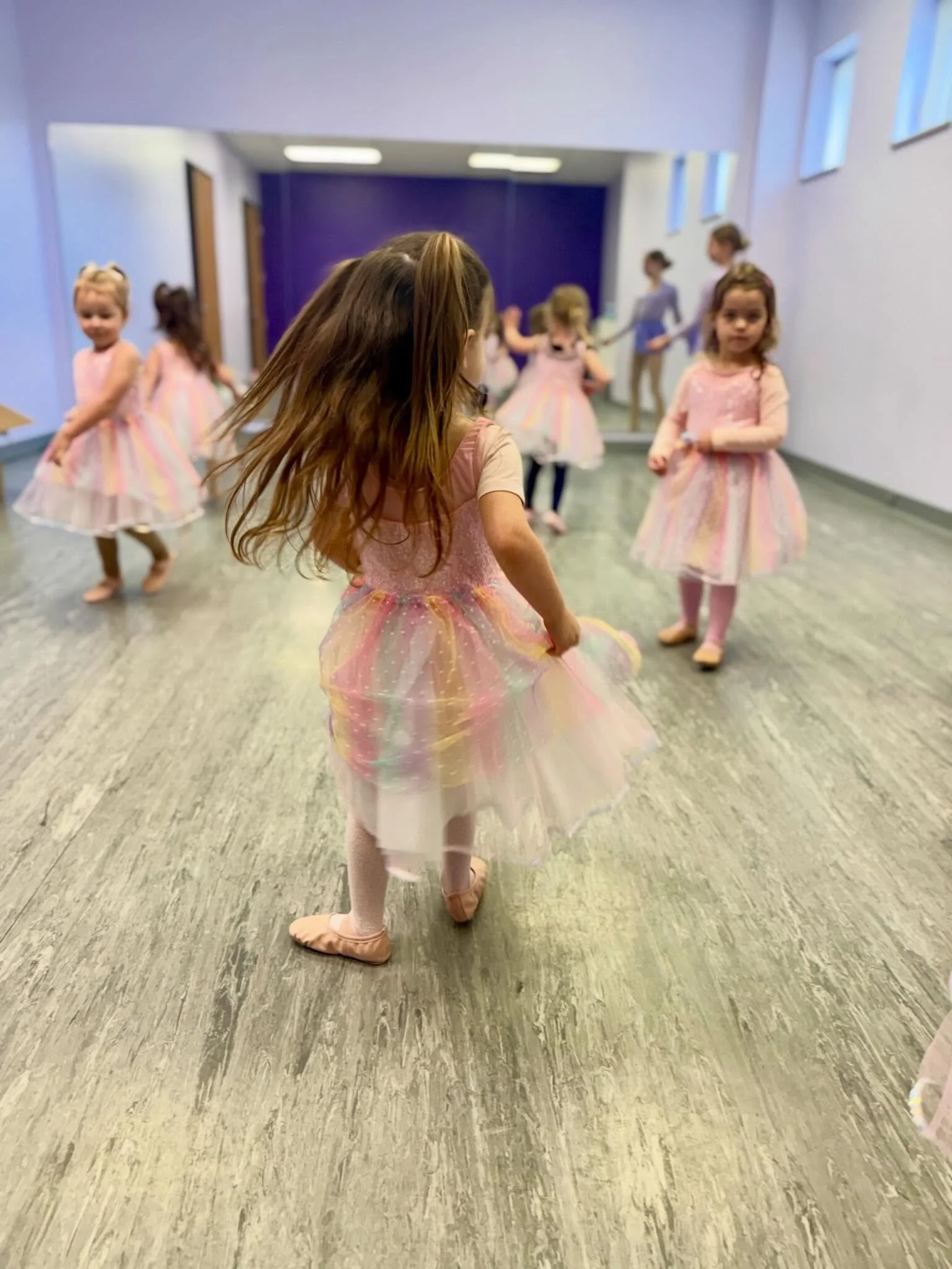 🩰Summer Mini Session Classes🩰
Now available for registration!
 
4 Week June Summer Mini Session is June 6-July 3
5 Week July Summer Mini Session is July 6-August 9

Arts and Apples Performance Classes Run July 6-August 28
These classes will perform