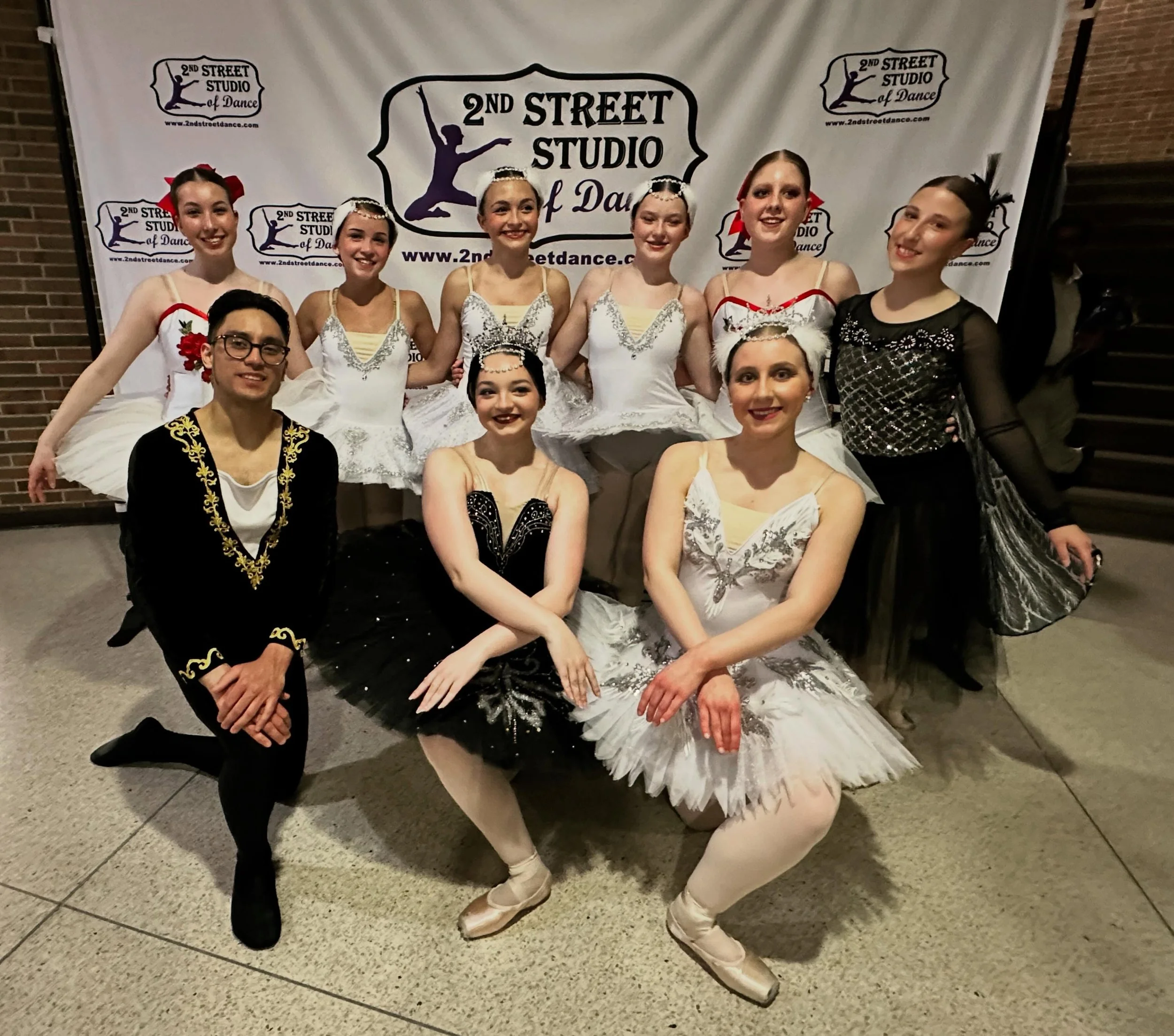 Amazing job to the cast and crew of Swan Lake! It was a beautiful show and everyone should be so proud! Now on to the recitals in a couple of weeks! 🦢🩰

#2ndstreetdance #swanlake #swanlakeballet
