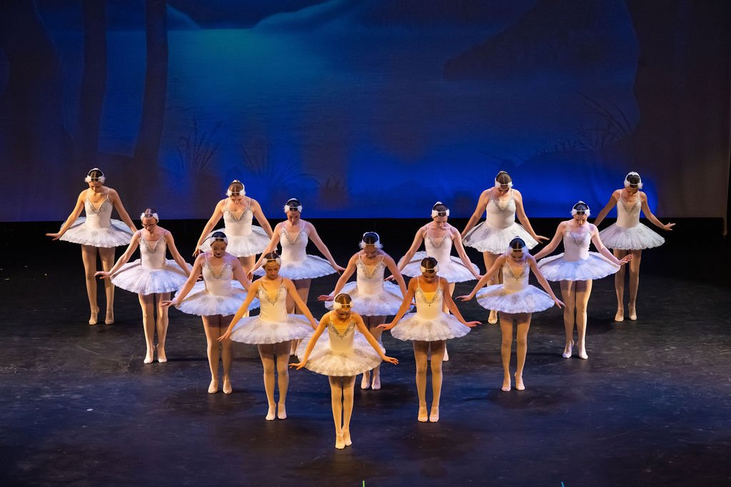 1146_DG_2ndStreetDance_SwanLake_photobyAllisonArmfield-1608.jpg