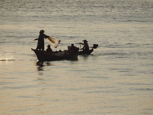 Voc&ecirc; sabia que a pesca artesanal na Amaz&ocirc;nia &eacute; a principal atividade das comunidades de v&aacute;rzea?
&bull;
&bull;
Com forte potencial econ&ocirc;mico, representa renda e garante subsist&ecirc;ncia para as popula&ccedil;&otilde;e