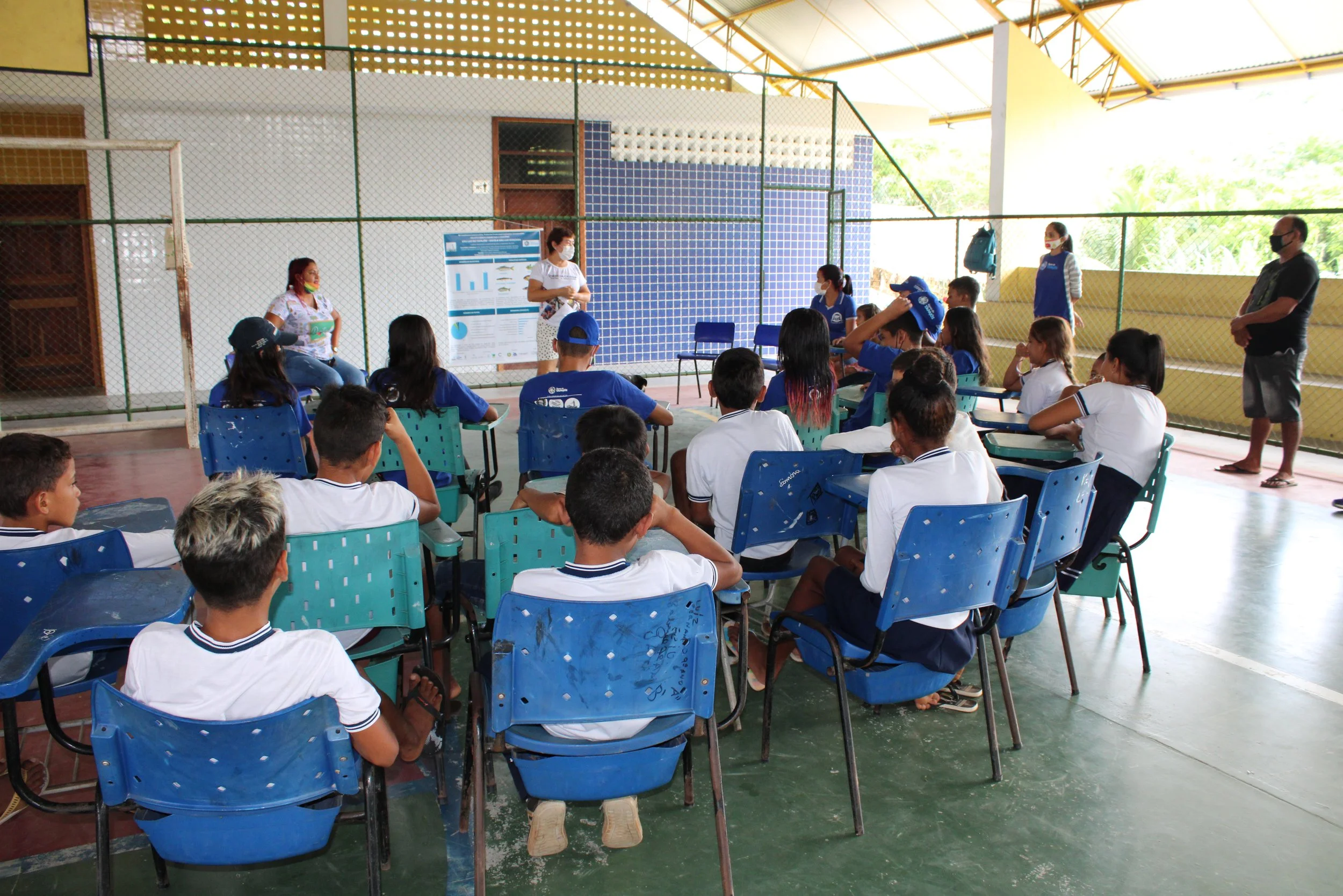 Estudantes e professores de São Luiz do Tapajós recebem devolutiva de dados do ictio
