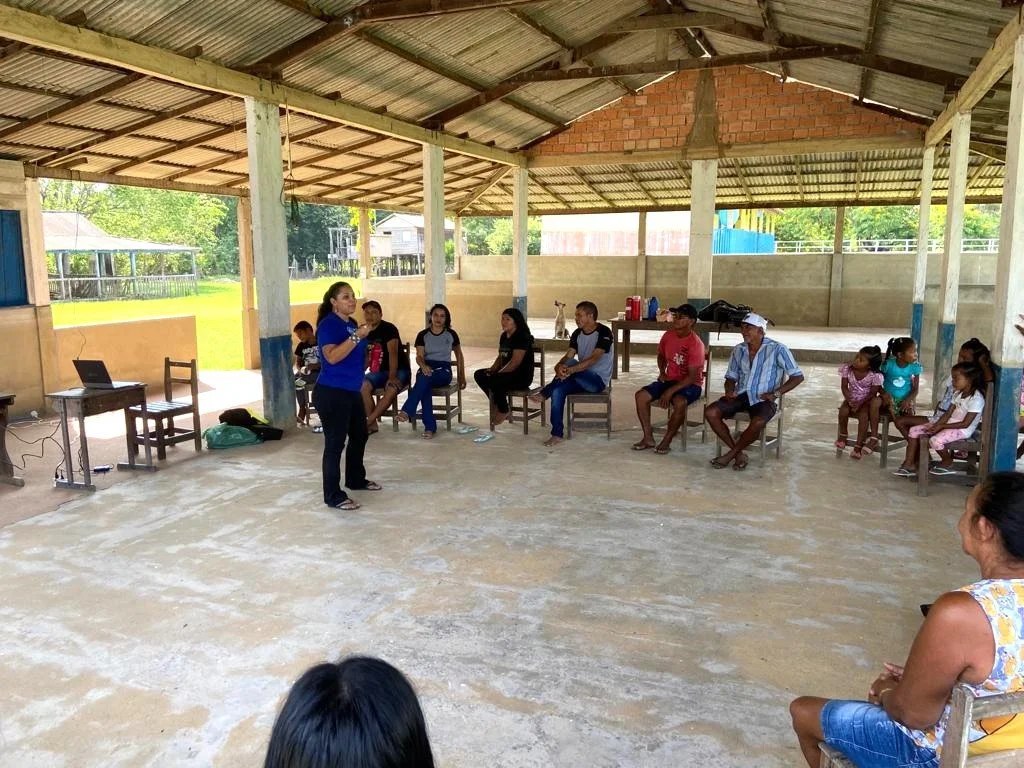 Oficina de conservação e manejo sustentável orienta comunitários do Arapixuna sobre práticas de manejo do pirarucu