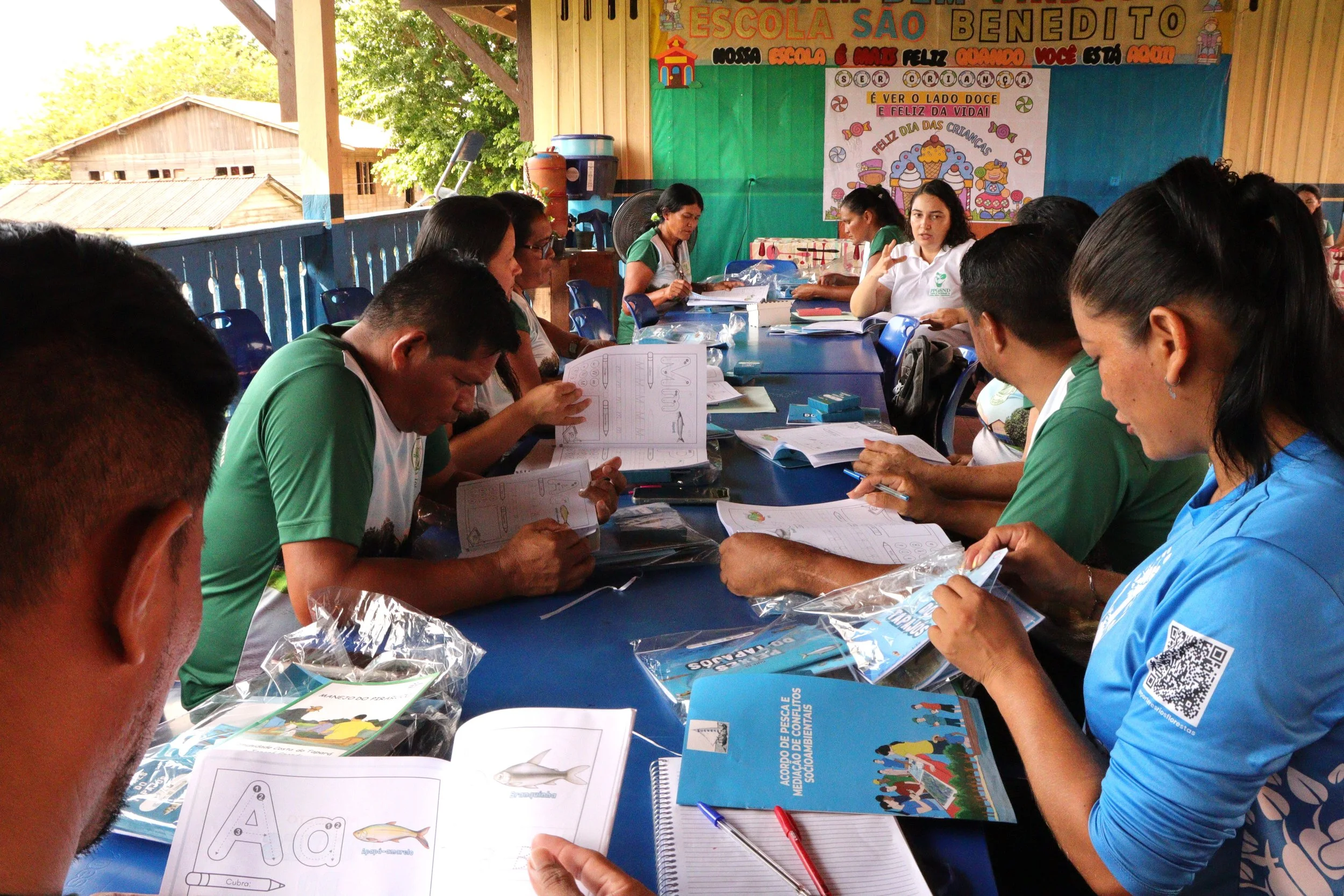 Projeto piloto de popularização da ciência sobre a diversidade de peixes inicia aplicação em escola da região do PAE Tapará