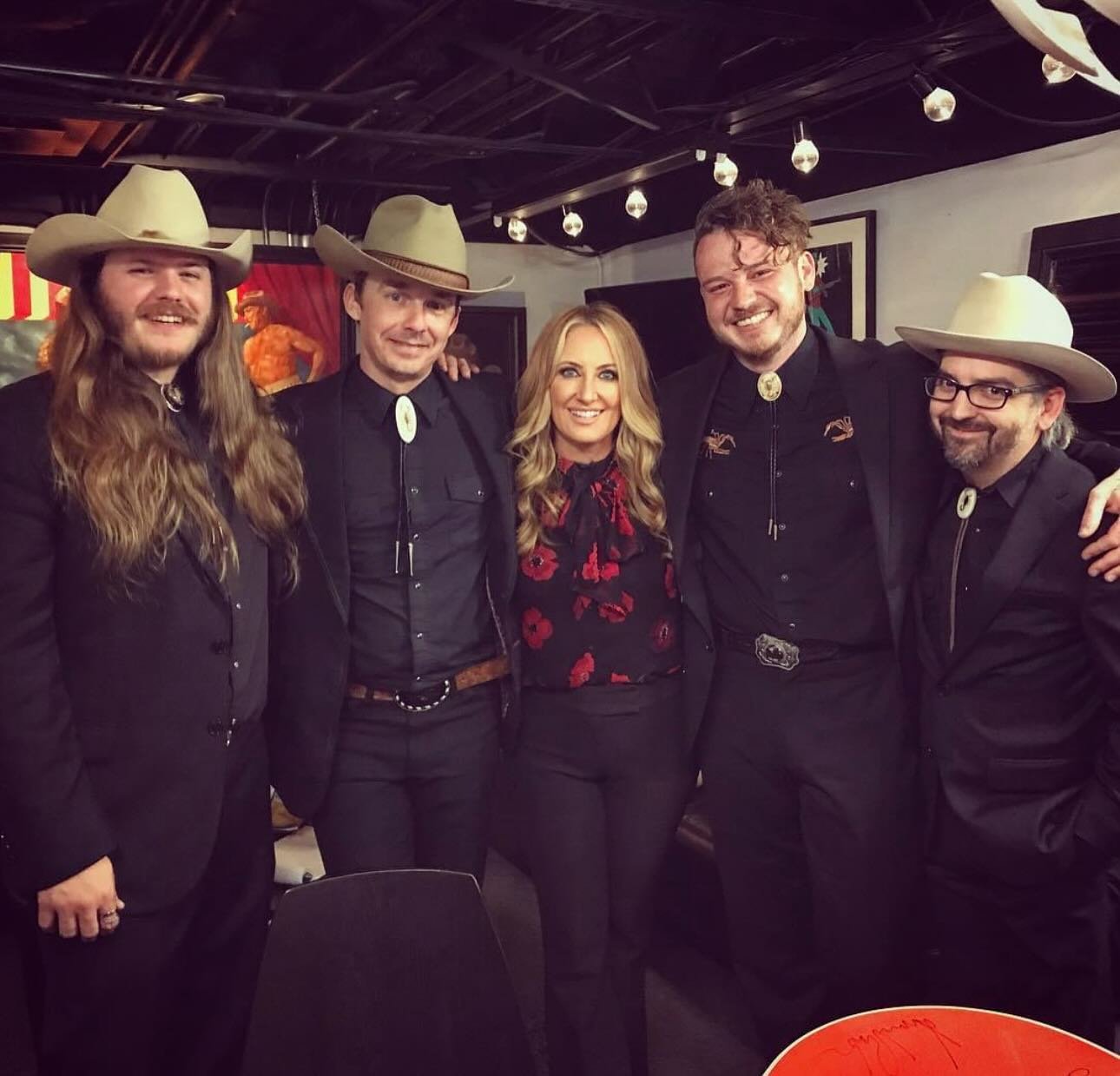 #tbt to when the Trio opened up for @leeannwomack 😍 More Trio dates coming May 1-5 in California with Mariachi El @bronxovision 🎻 🎙️ 🎺