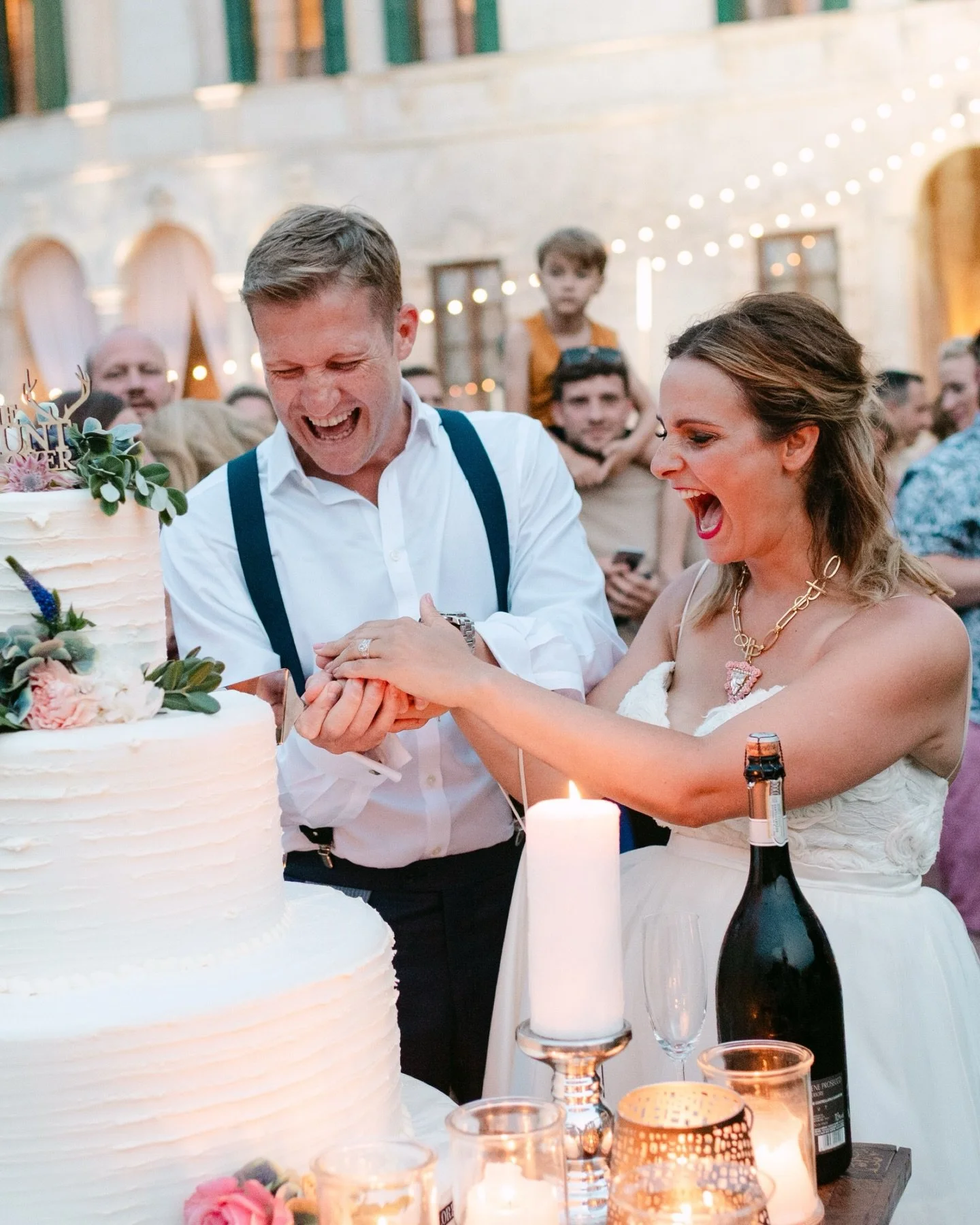 Gaby and Stewart&rsquo;s luxury wedding at @villazambonina, in Verona, Italy. 

Gaby looked incredible in a @halfpennylondon gown, paired with @aquazzura, while Stewart was sharp in @charlestyrwhitt. Florals by @floricoltura_bosco 

I&rsquo;ve just b