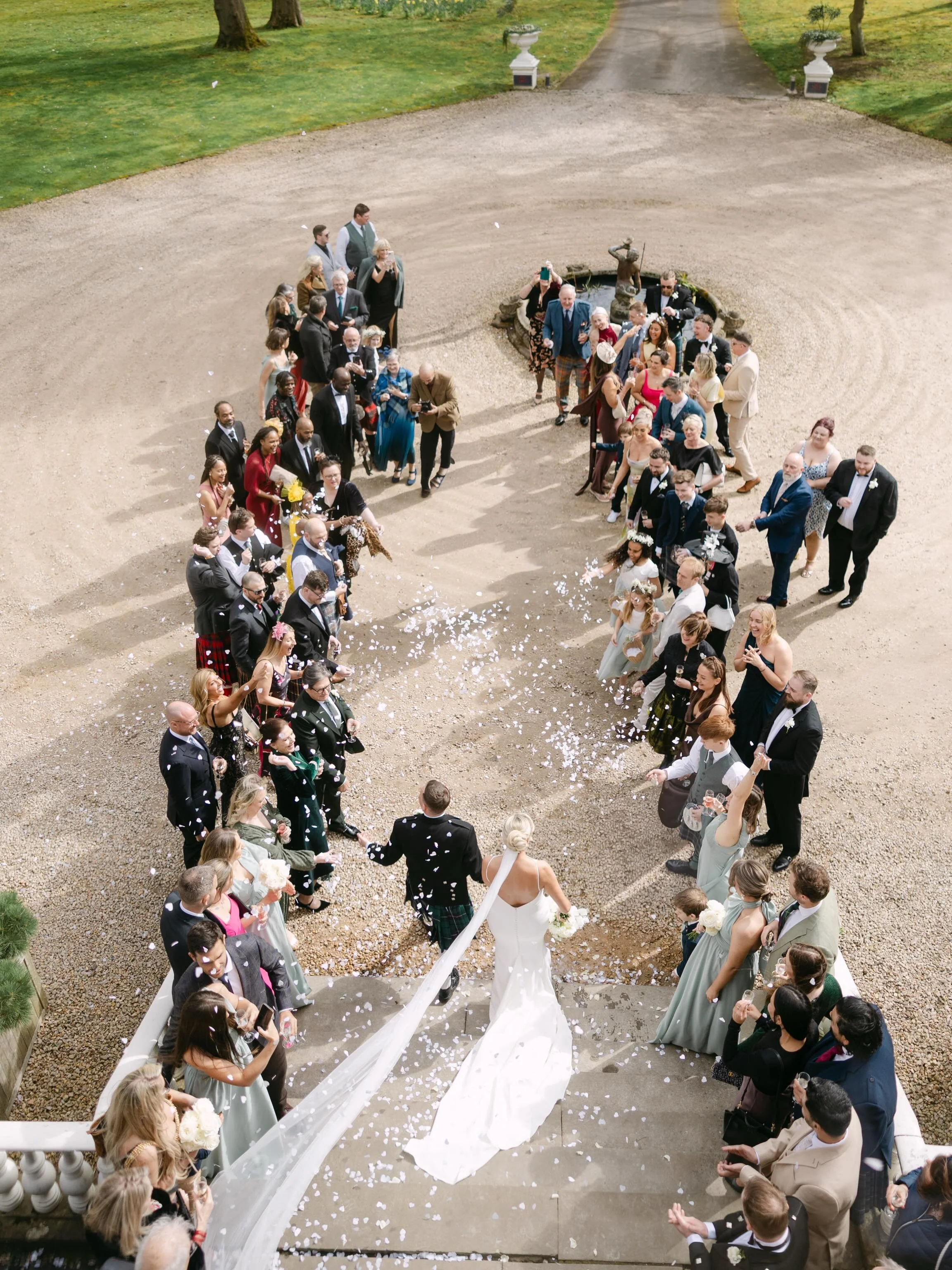 It was my immense privilege to photograph the wedding of Anika and Jordan at @carlowrie_castle recently and what a gorgeous celebration it was 🥂

Gown @mwlbride Boutique @perlanovabridal Shoes @jimmychoo Florals @vickys__flowers  Hair @hairbyhayleys