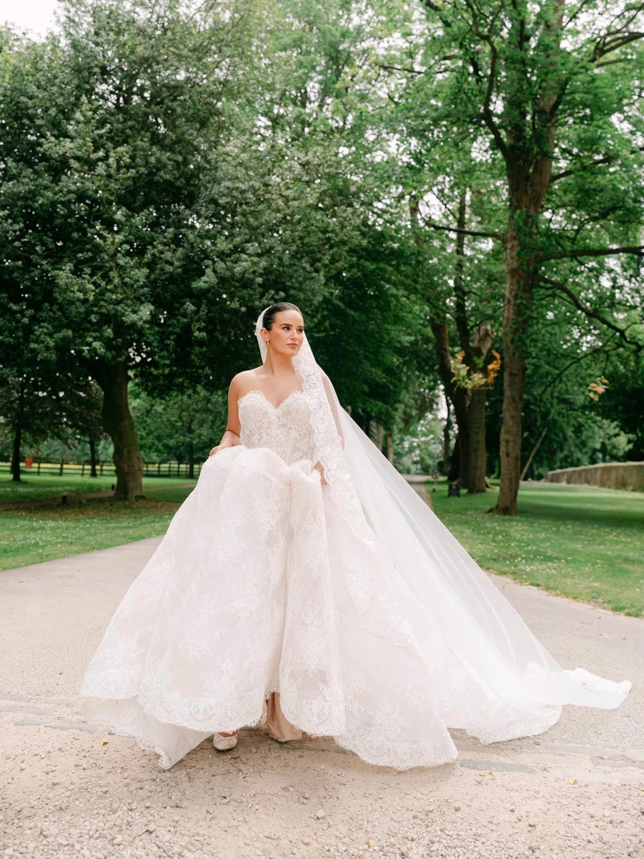 I had the pleasure of photographing Kirstin and Ross&rsquo; wedding at Carlowrie Castle on Sunday, and what an incredible day it was! Here&rsquo;s a little snippet 🥂

Gown @moniquelhuillier @moniquelhuillierbride 
Shoes @tonybianco 
Photographer @ri