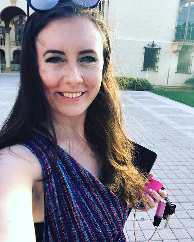 Did you miss my livestream of #afternoontea at the @biltmorehotel 😖 I popped up 2 insta-live videos at the top of my 2nd and 3rd sets! #beautyandthebeast and #burn from @hamiltonmusical 🎶🥰 check them out while they last!! 🤗🤗🎶🎶 #livemusic #miam