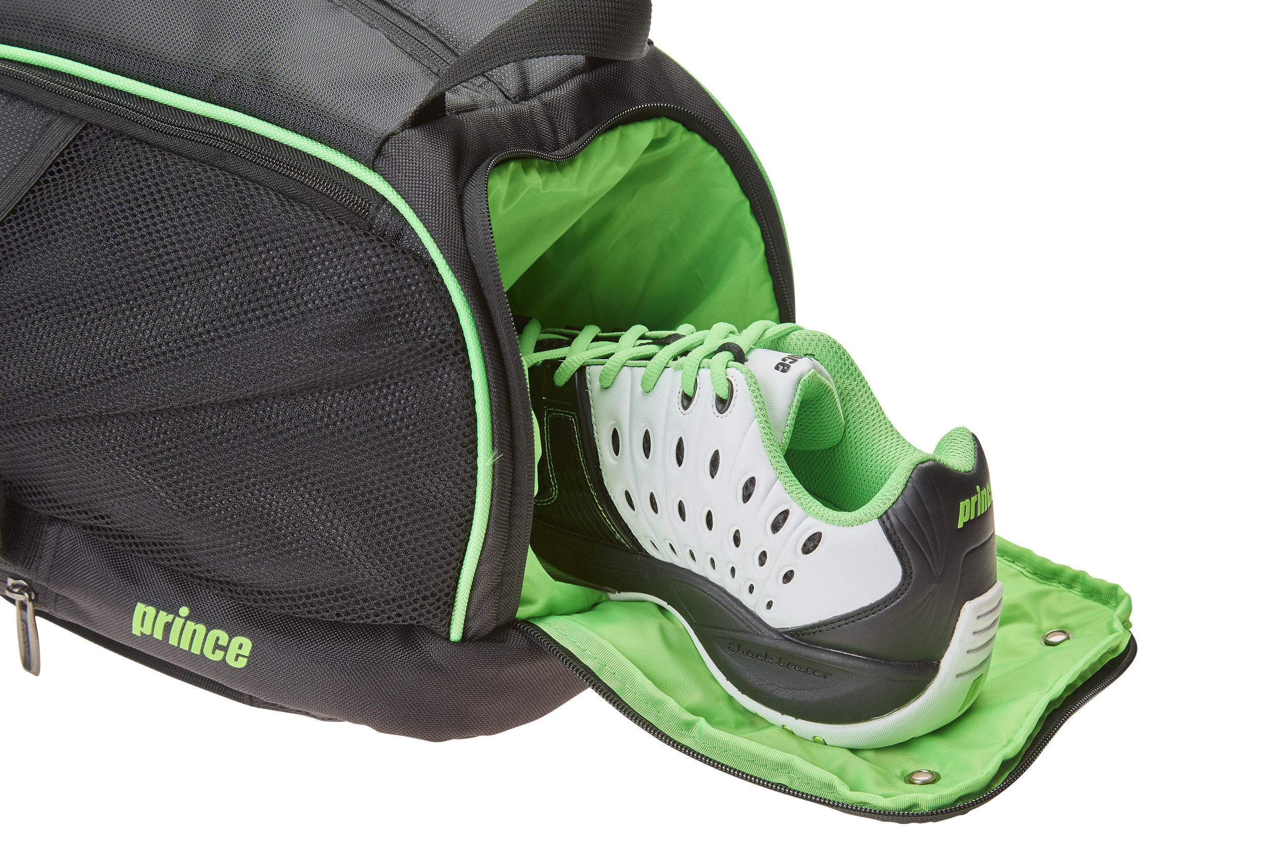 6P894302_Tour_Dufflepack_OPEN_SHOE.jpg