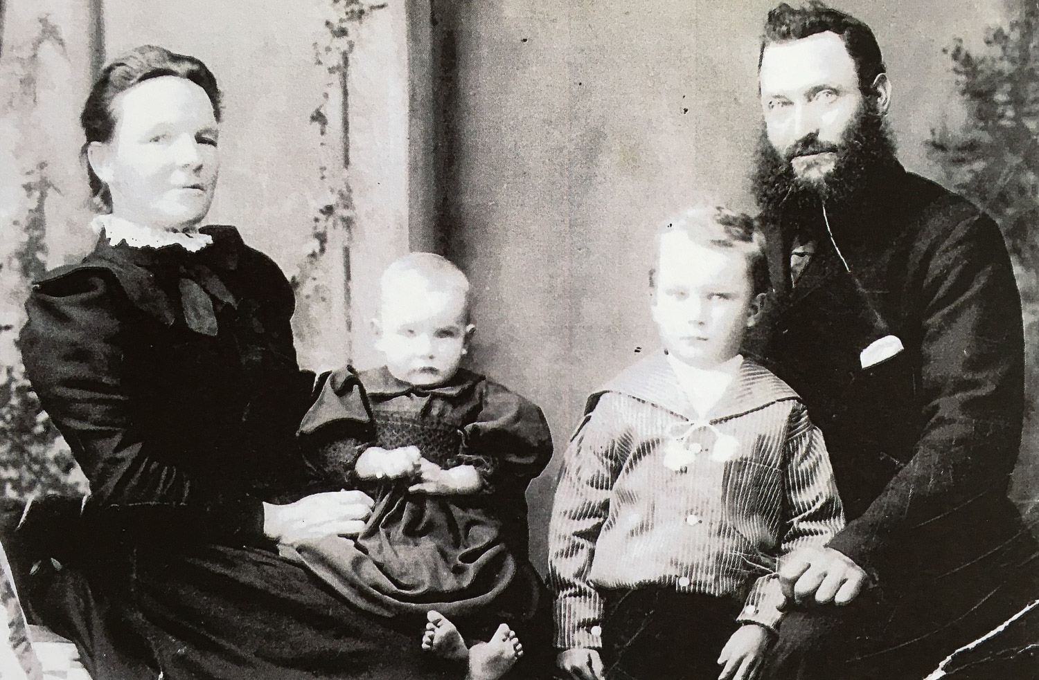 My great grandparents Annie & Arthur. My grandfather Arthur Gordon Taylor is the boy to the right.