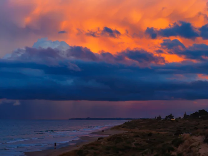 Thunderstorm over the Bay of Plenty coast illuminated by the last light of the day. 1/125sec f/4.5 ISO 200