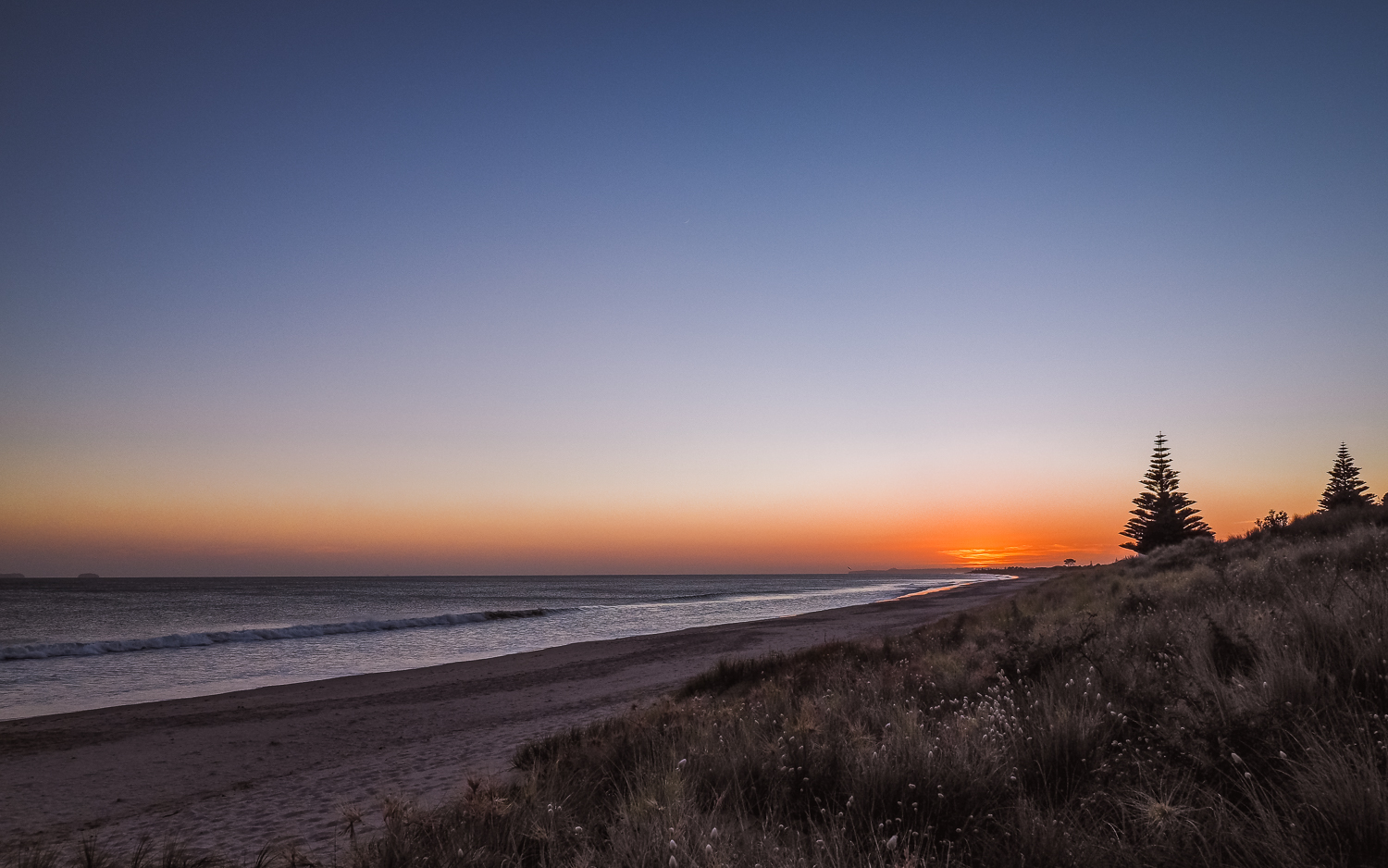 Papamoa Beach, Bay of Plenty, NZ. 1/200 sec @ f/5.6, ISO 200