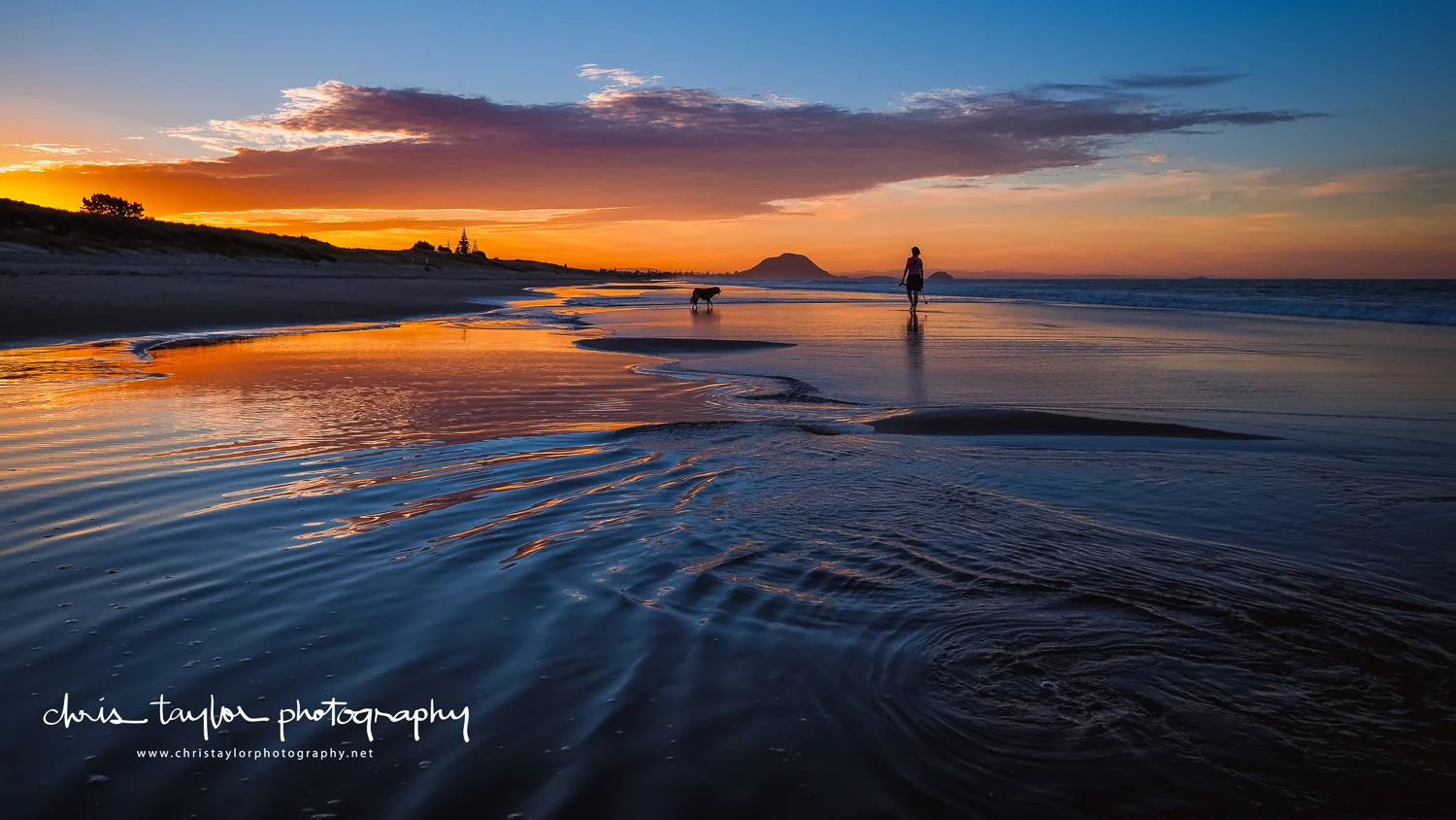 Just a touch, a touch of paradise. Papamoa Beach, 23 March 2017. 1/320sec @ f/6/3, ISO 200