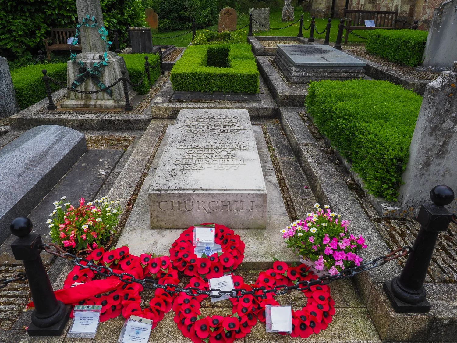 Last resting place of Sir Winston Churchill (1876-1964) "We shall defend our island, whatever the cost may be, we shall fight on the beaches, we shall fight on the landing grounds, we shall fight in the fields and in the streets, we shall fight in the hills; we shall never surrender."