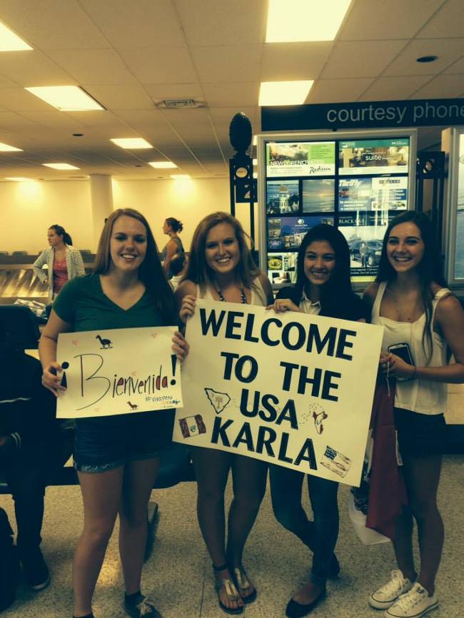 Karla Acosta welcomed at the Charleston Airport