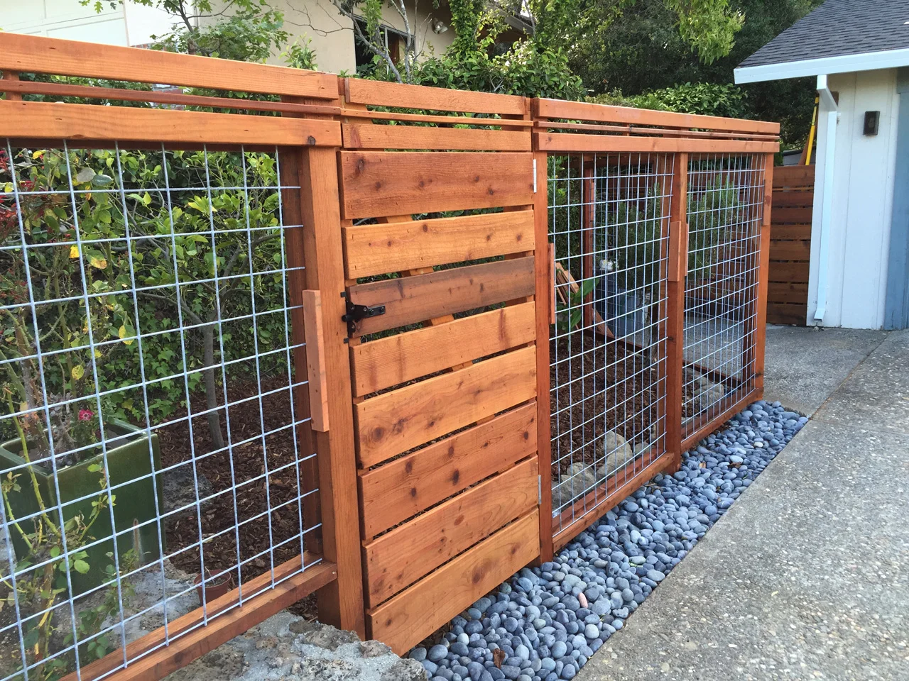Custom hog wire fencing Novato, CA