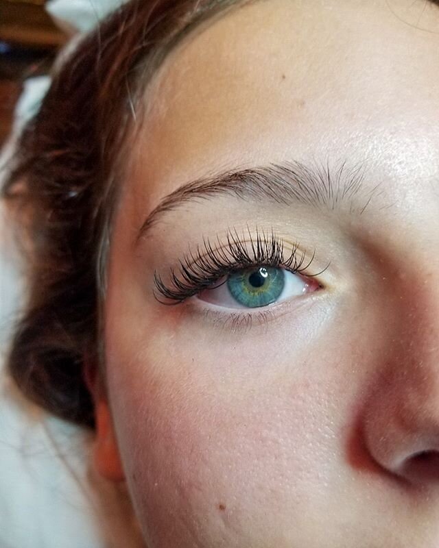 Check out these stunning lashes by @sharonpottsaesthetics 👁 Has anyone else missed their #lash extensions? 🙆🏻&zwj;♀️
Enhance your already beautiful eyes with a hybrid set of #eyelashextensions at @lemontreespa 🍋
.
.
.
.
.
.
.
.
.
.
#lashes #lashe