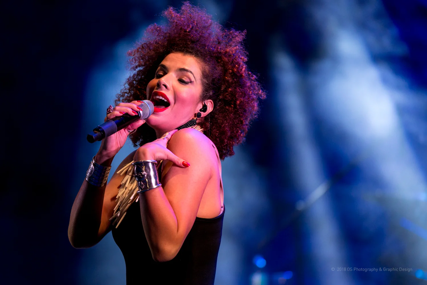 VANESSA DA MATA