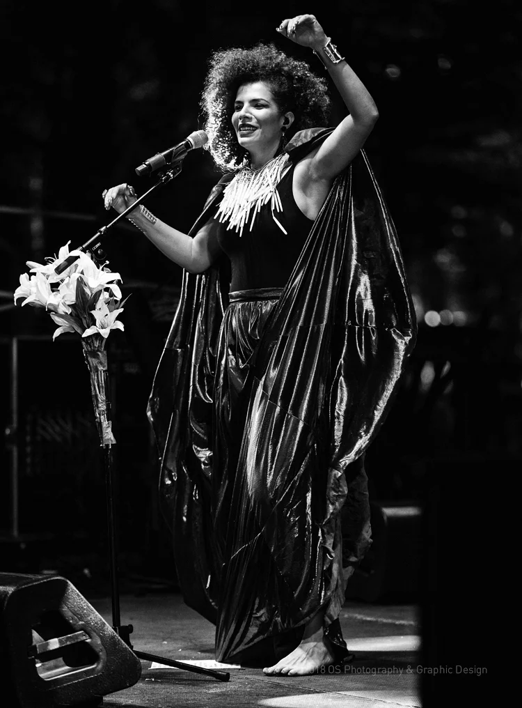 VANESSA DA MATA