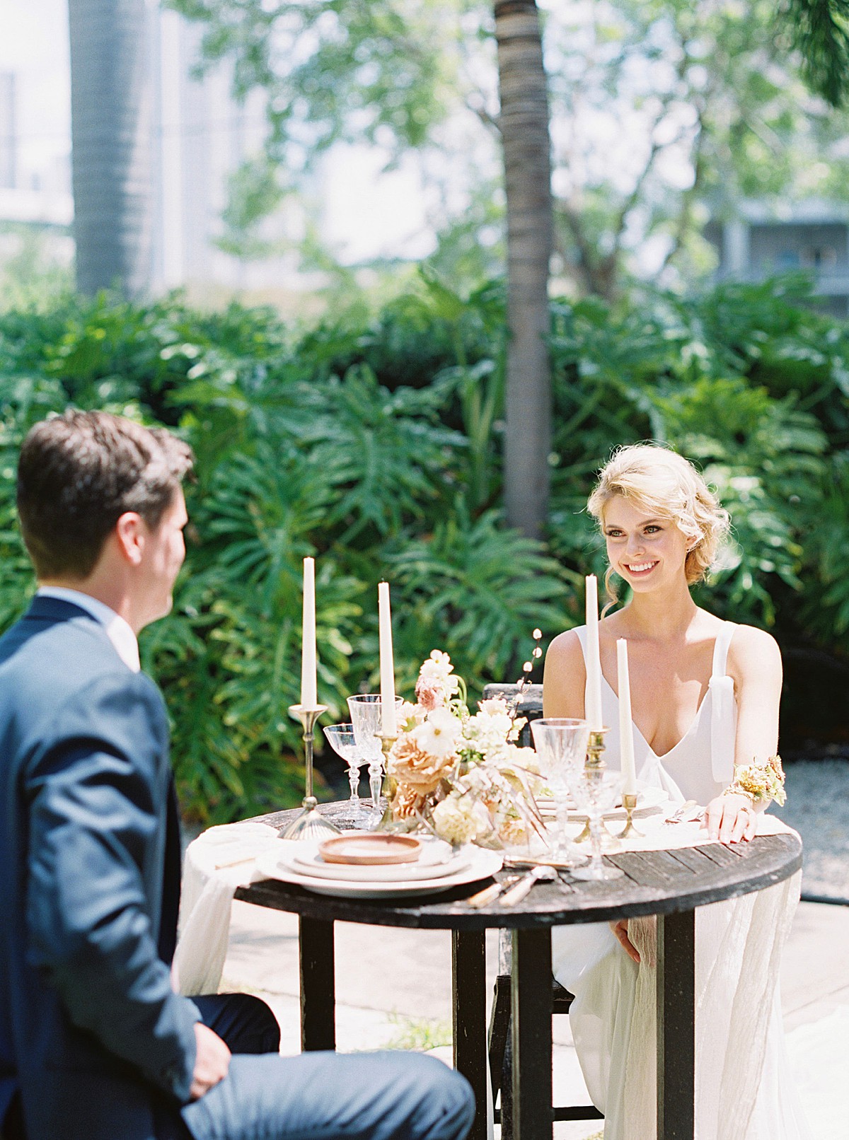 tropical-dried-and-foraged-wedding-inspiration_0539.jpg