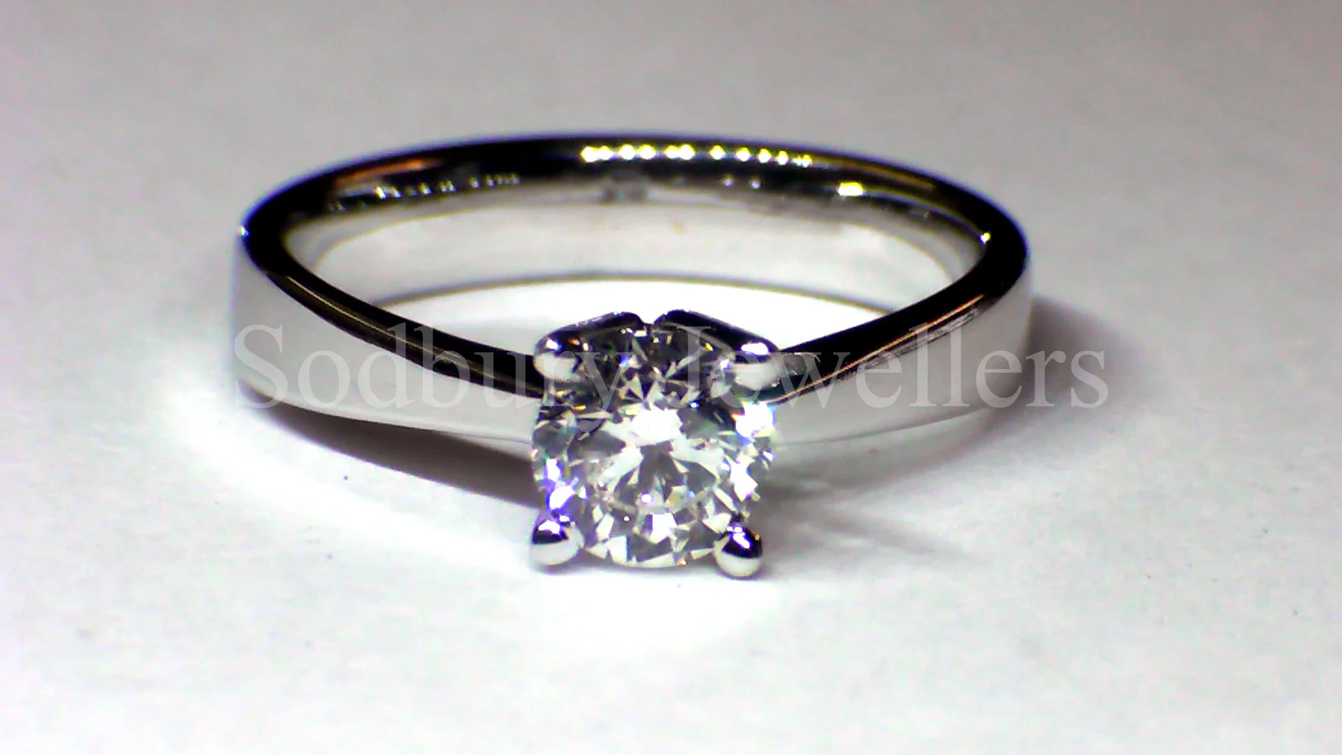 The classic Diamond set into Platinum.