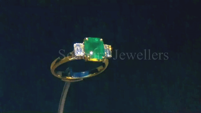 18ct Emerald & Diamond Ring