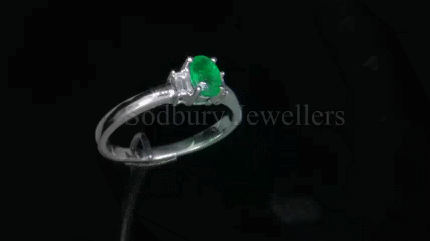 18ct Emerald & Diamond Ring