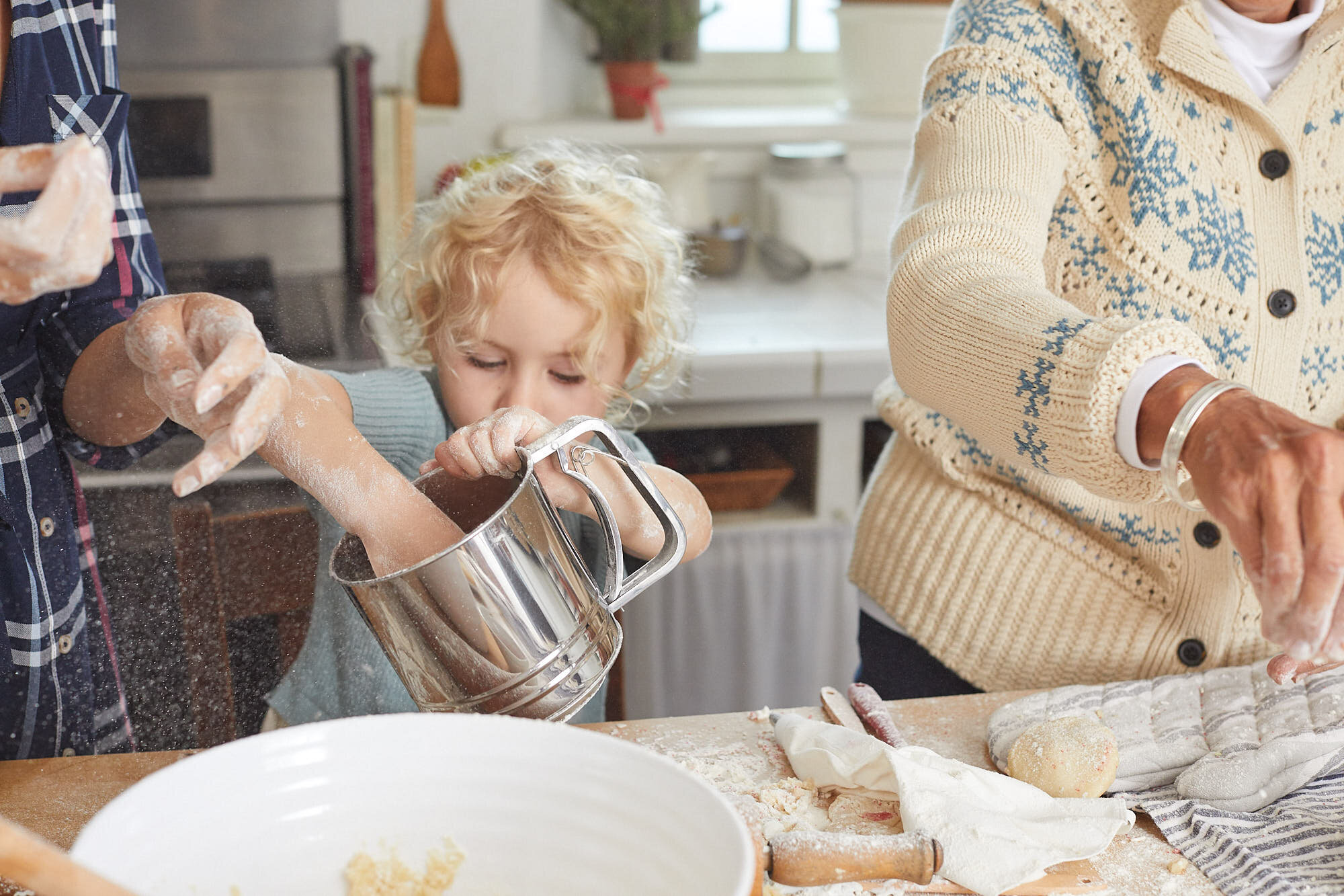 Kitchen_NavyPlaidWoven_9658944_2343.jpg