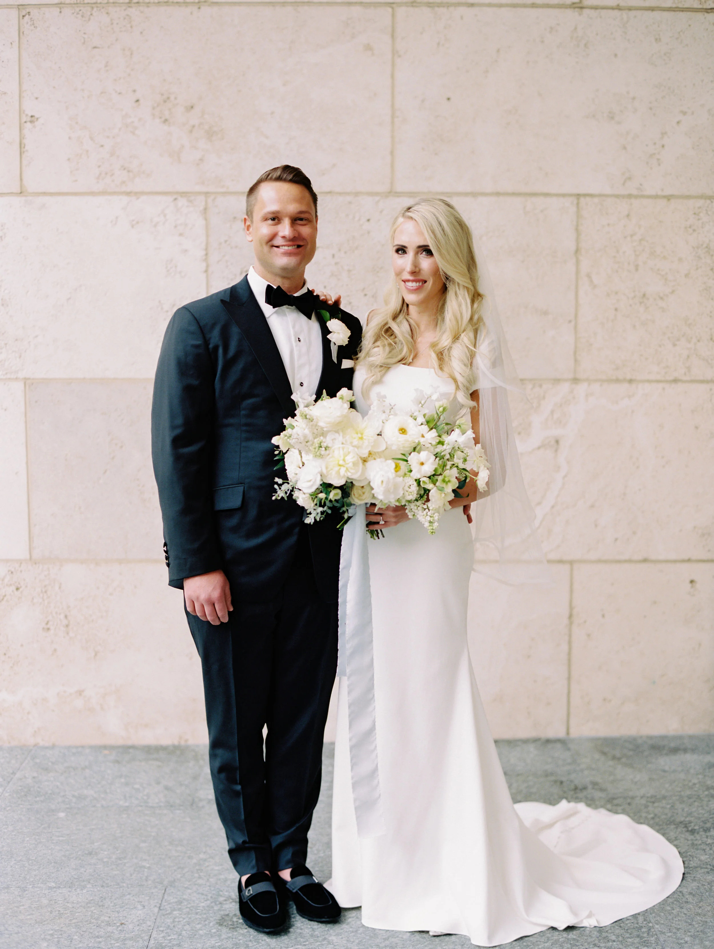 The-Hoffmans-Baylee-and-Nathan-Ivory-and-Vine.jpg
