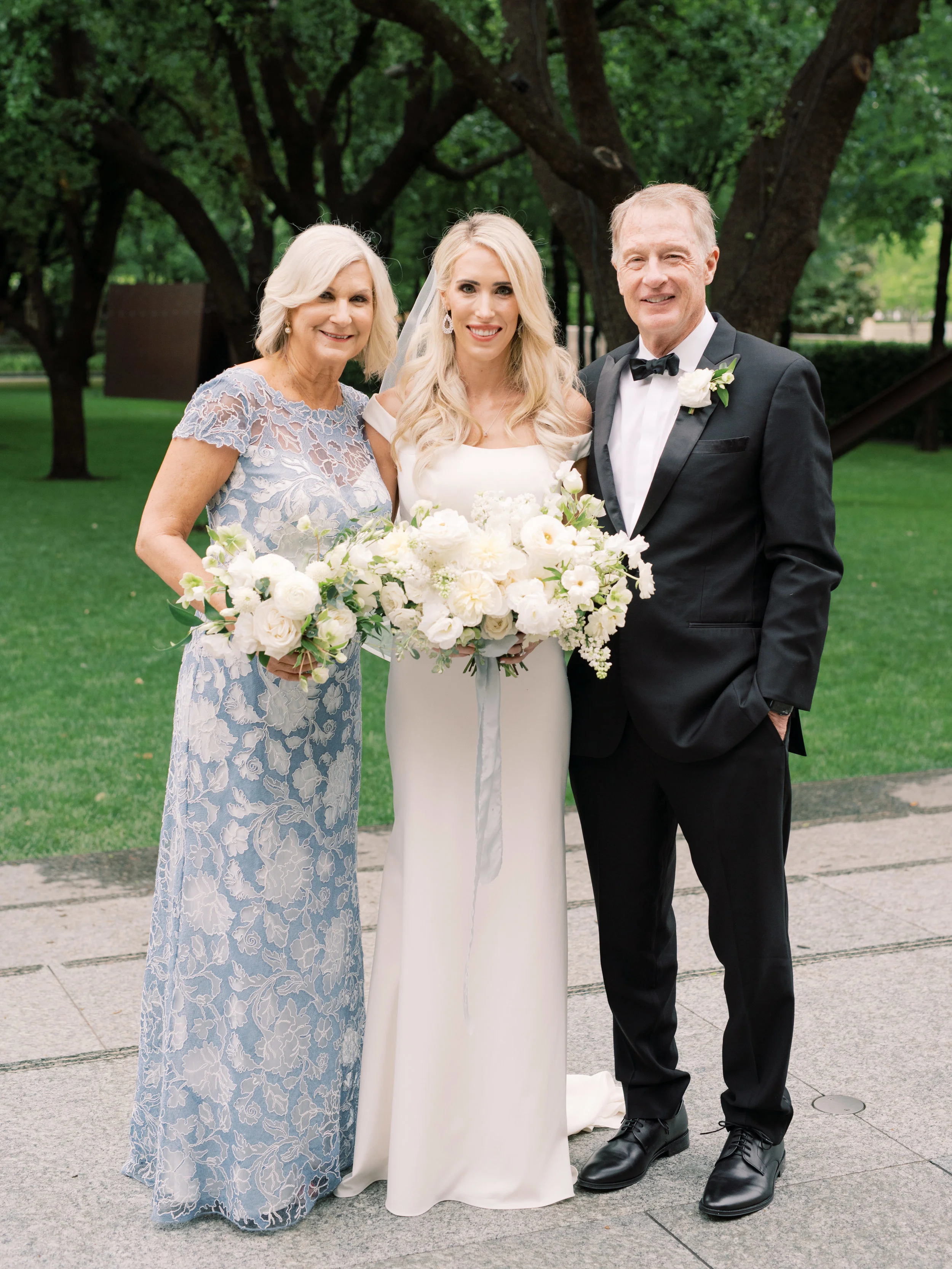 Baylee-and-parents-Nasher-Sculpture-Center-Ivory-and-Vine.jpg