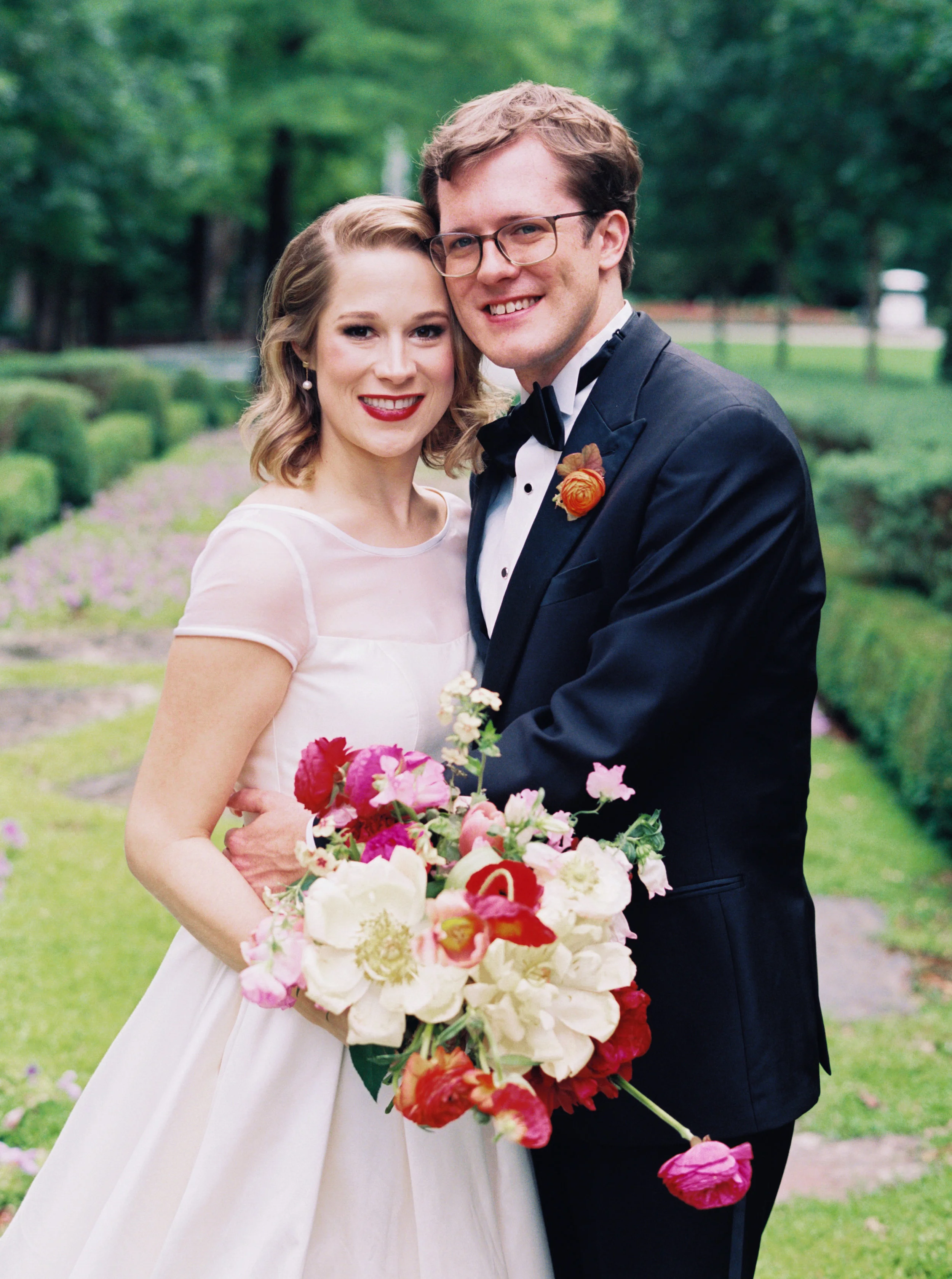 Ana-and-Nick-The-Dallas-Arboretum-Ivory-and-Vine.jpg
