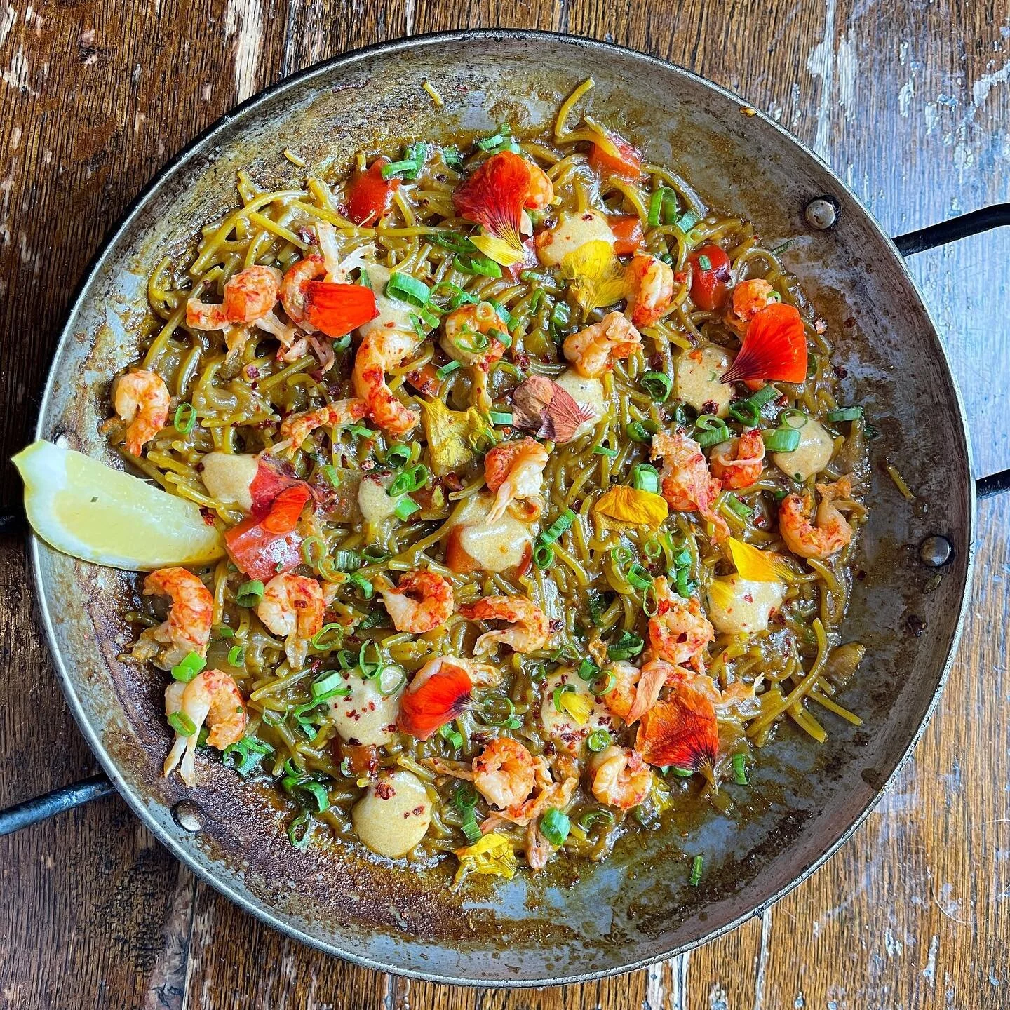 lobster rolls are out this summer , crab &amp; crawfish fideos are in 🦀🦐 TONIGHT: fideo pasta with green crab broth, crawfish and crab fat mayo 🤤
&bull;
#bostonfoodies #bostoneats #bostoneater #bostonfoodjournal #bostonfoodgram #bostonfoodguide #b