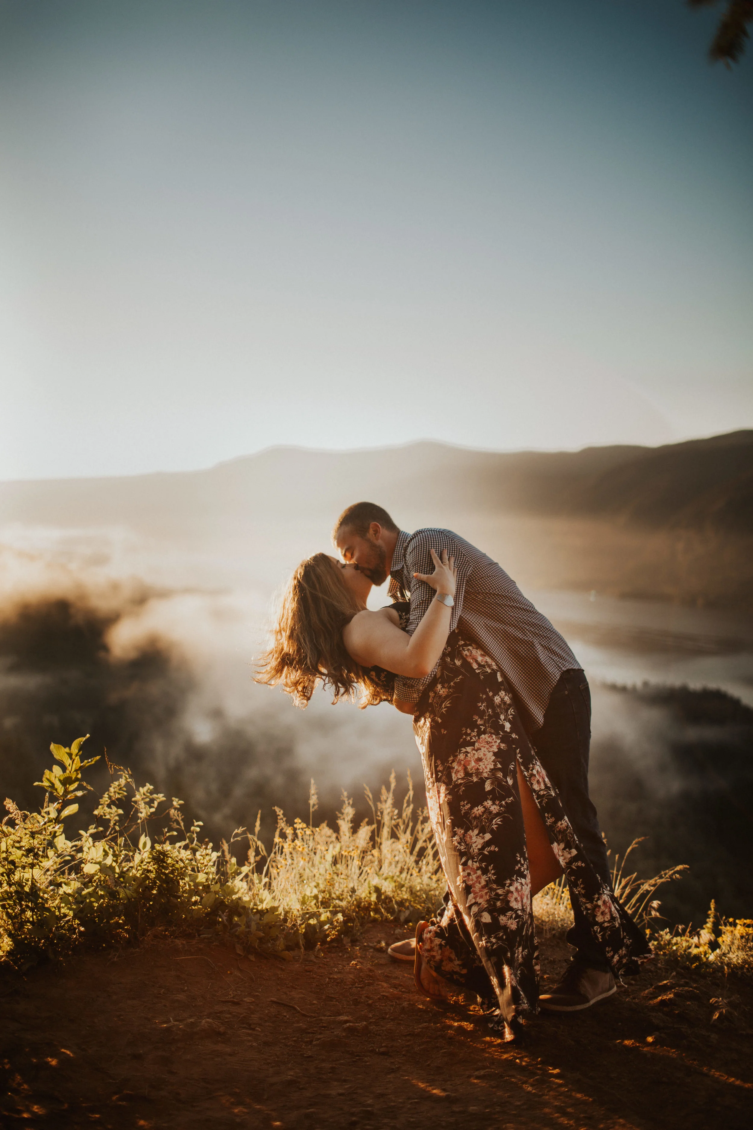 SunrinseEngagementSessionAugustMuseImagesColumbiaRiverGorge-30.jpg