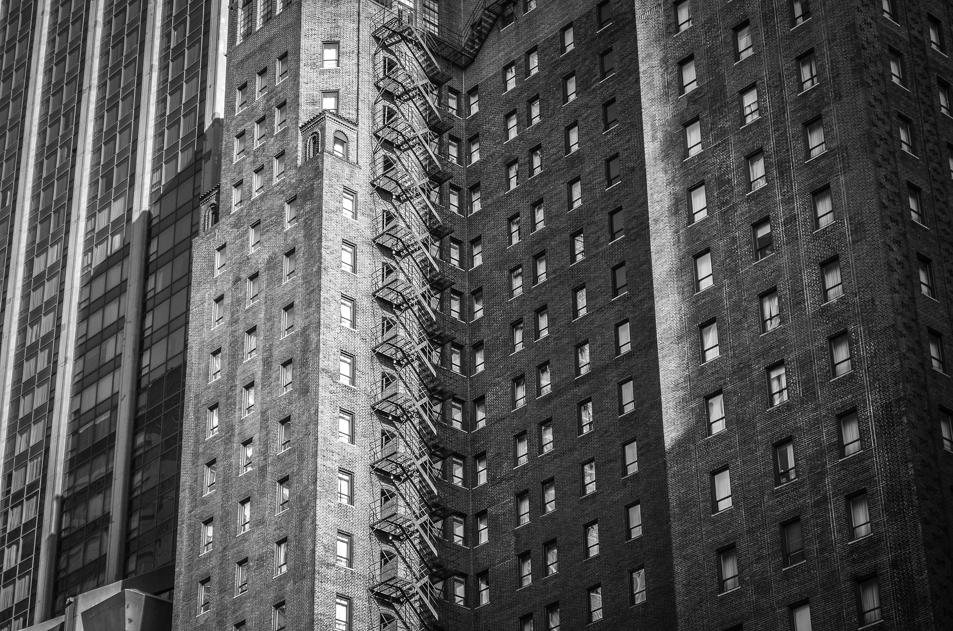 building-690330_1920.jpg