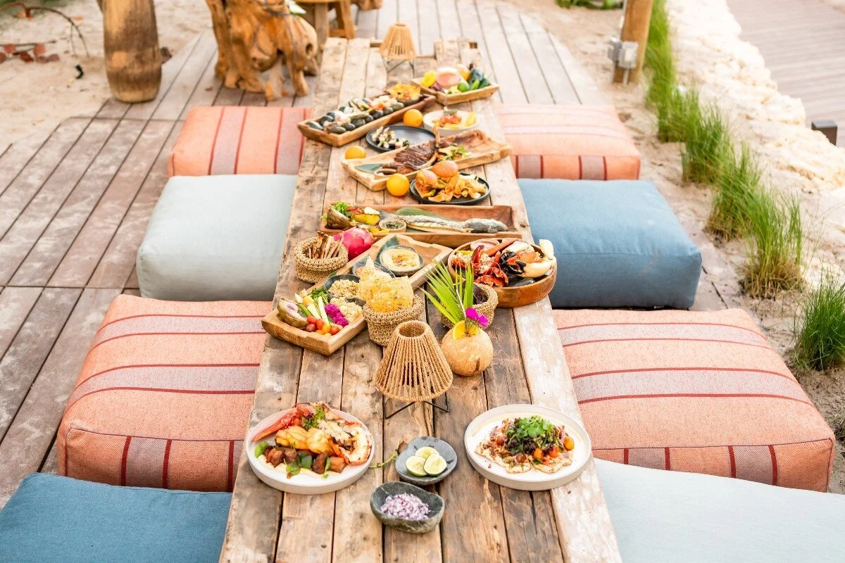 bom_outdoordining_wave_aura_groupe.jpg