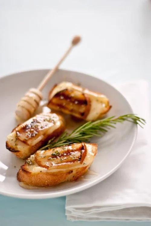 In the Kitchen: Grilled Pear, Brie, and Honey Crostini