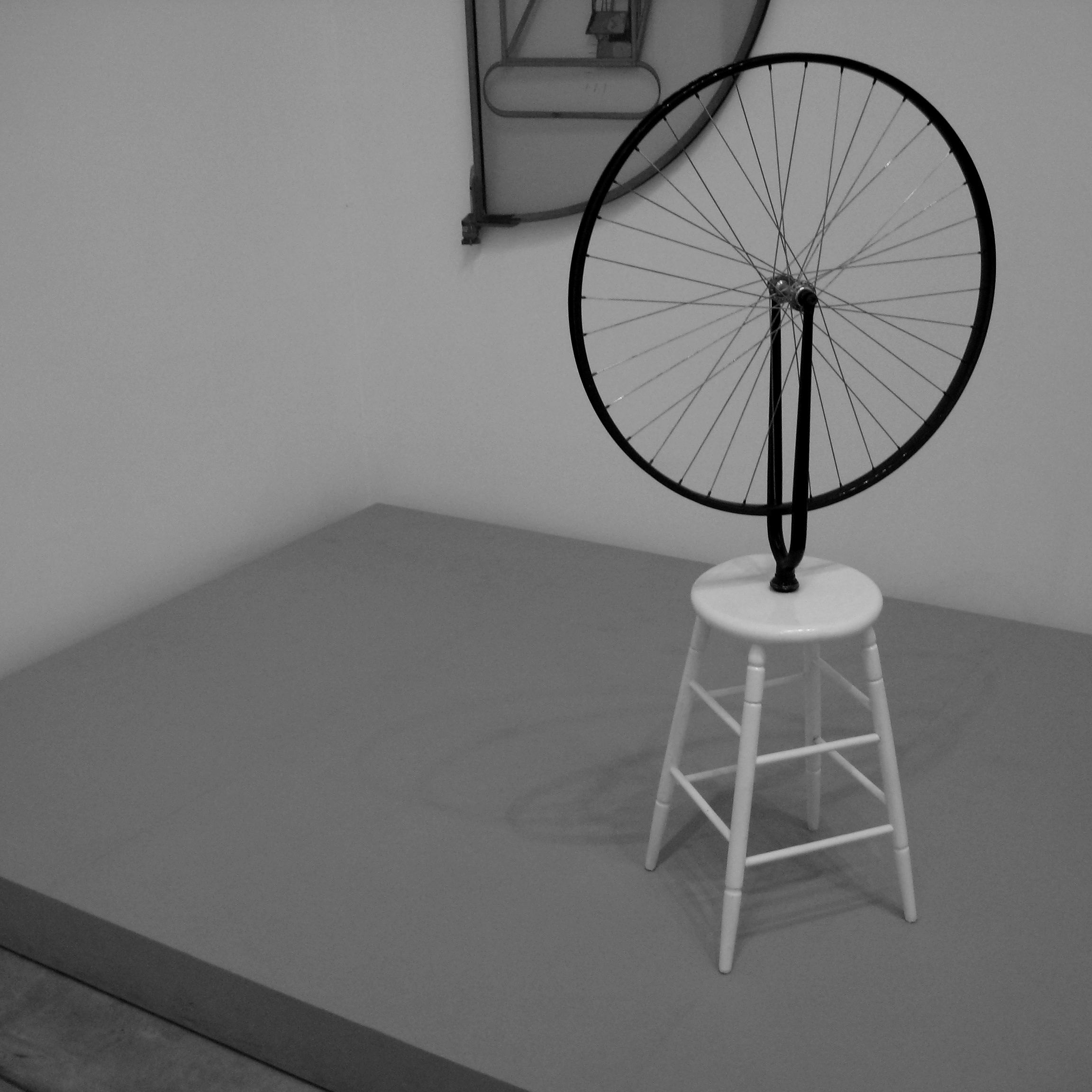 13_C_Marcel Duchamp -  Bicycle Whell (replica of 1913 original)-kvadrat.jpg
