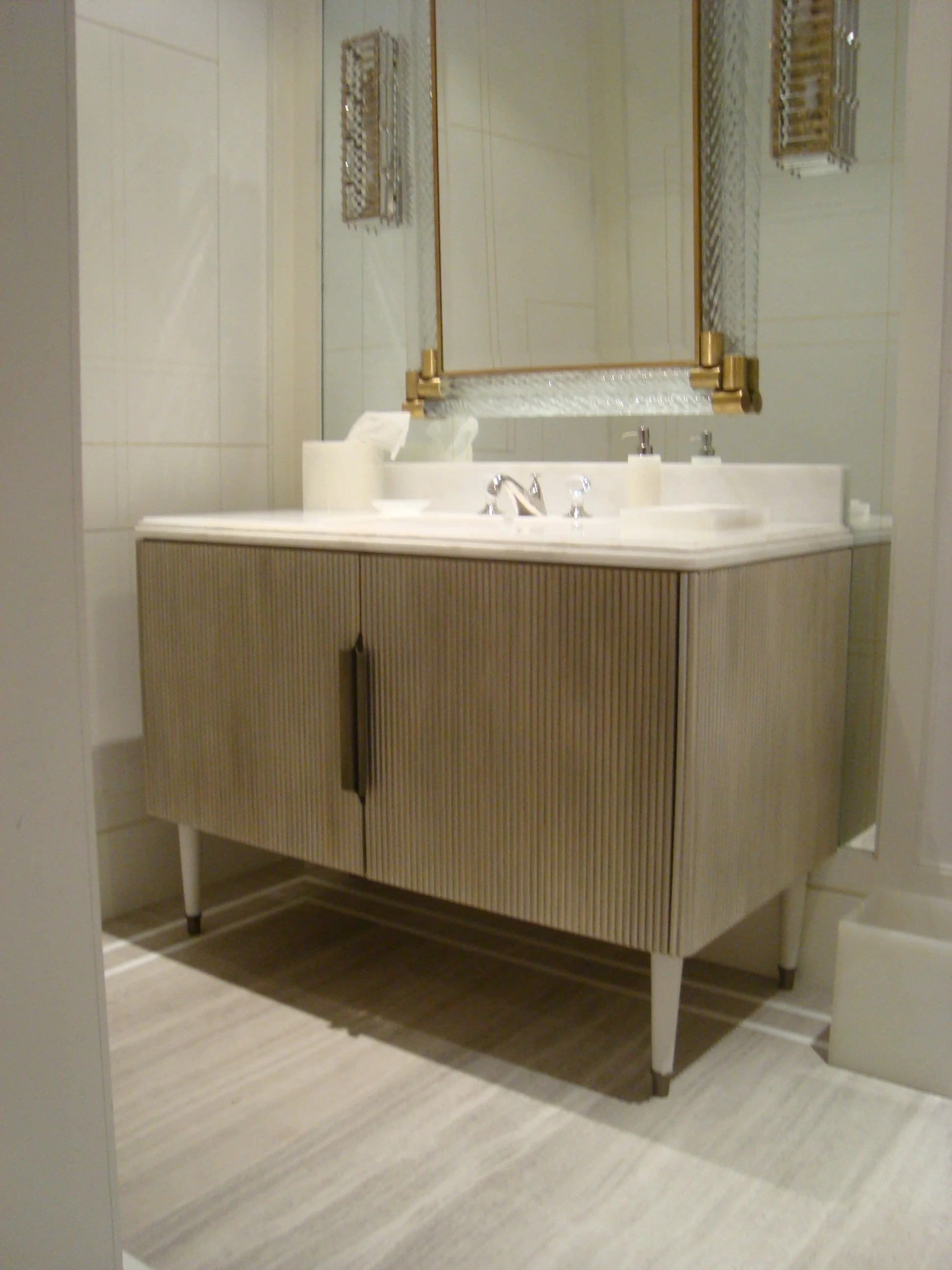 POWDER ROOM 1.JPG