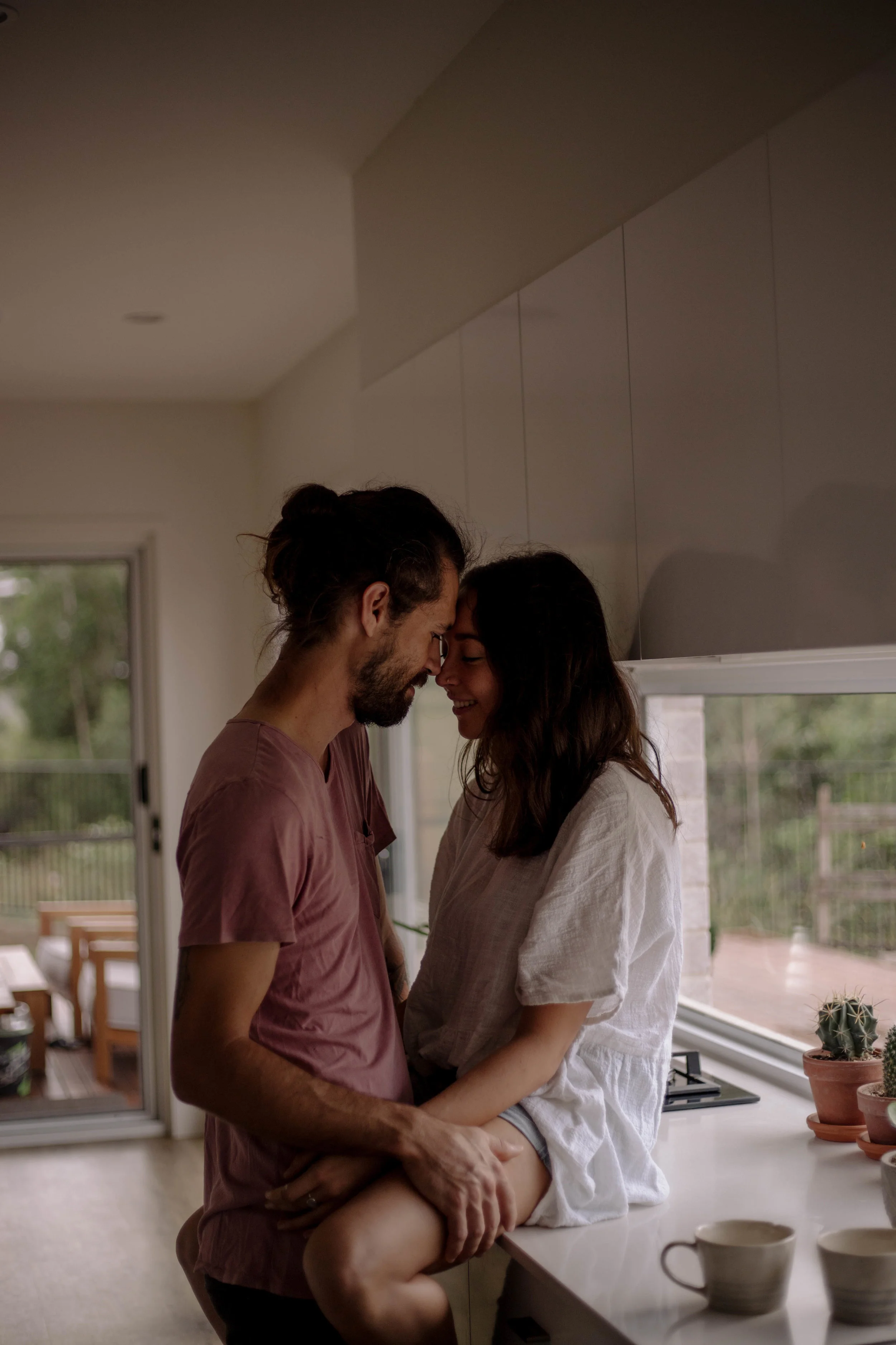 engagement shoot, couples shoot, sunshine coast wedding photographer, couples goals, ear kisses