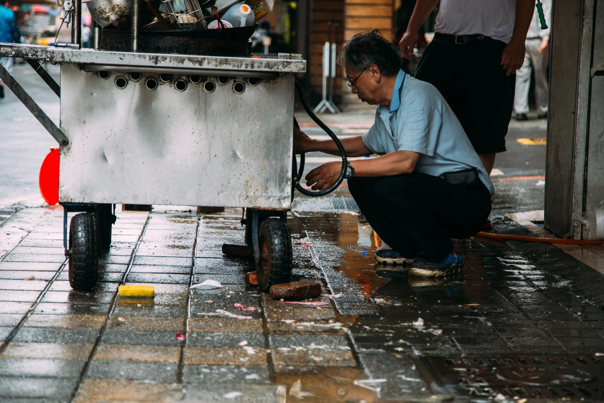 After visiting Longshan temple I decided to explore the streets around the temple. They were not the cleanest streets