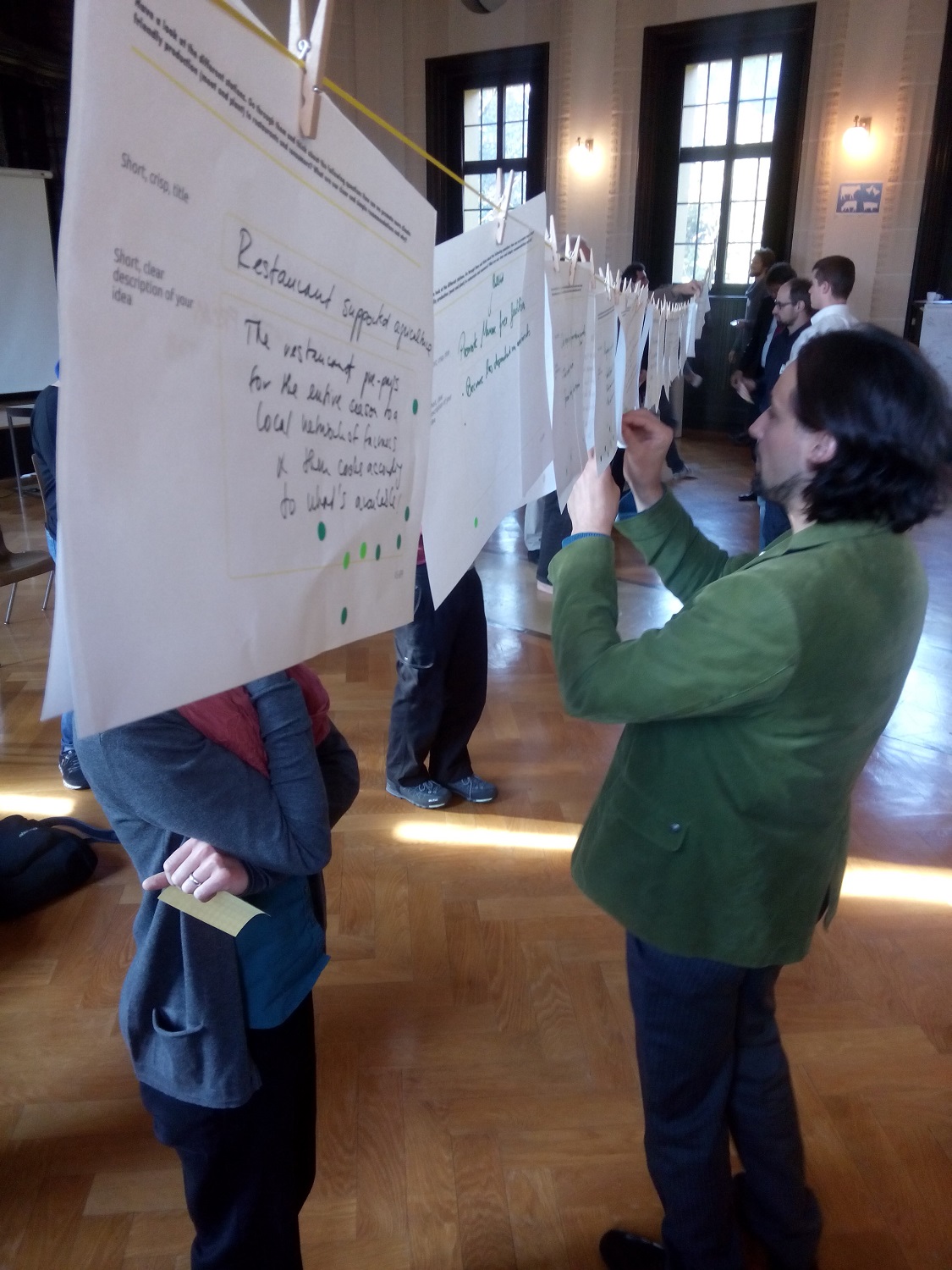 Gathering and choosing ideas for future development of environmentally-friendly meals (photo: Dana Kapitulčinová)
