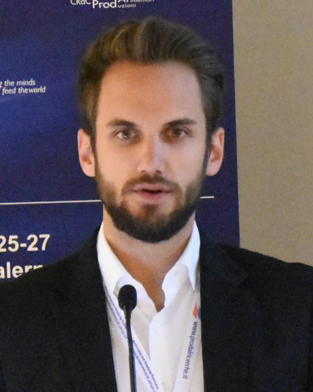 Portrait_Leandro.jpg