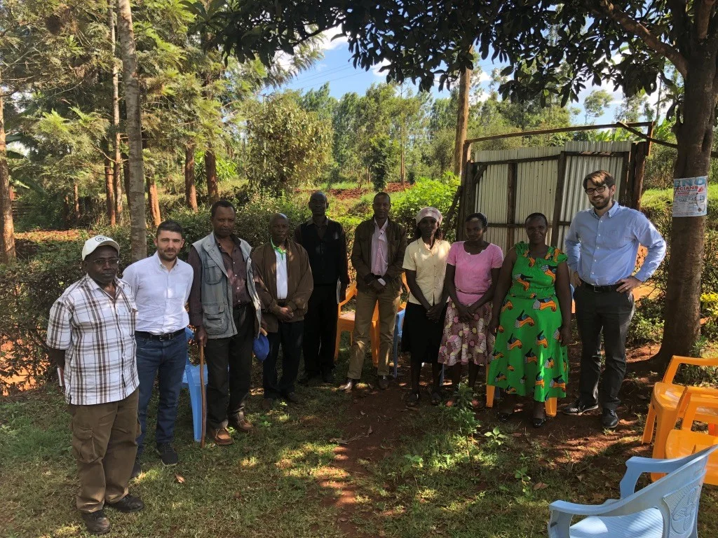 Farmer group in Kiambu county, Daniele, Benjamin and all the way to the left, Samuel Niihia our trusted partner in Kenya.