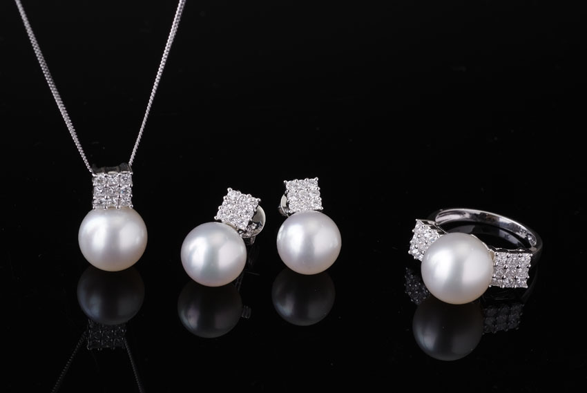 White South Sea pearls.jpg