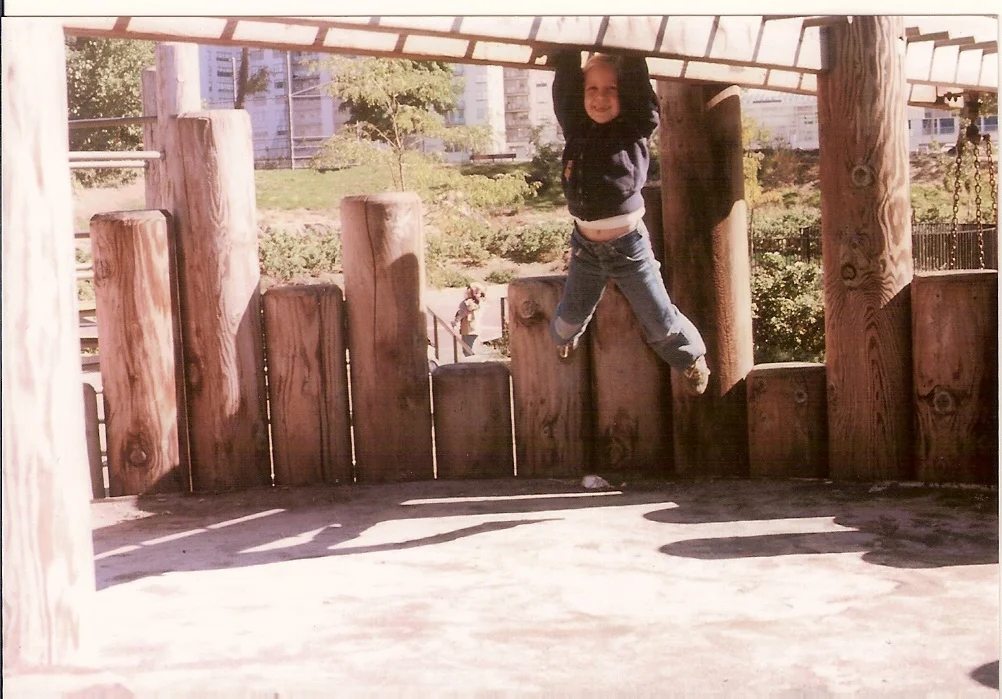 OH YA KNOW, HANGING OUT IN MY URBAN JUNGLE - AT THE PLAYGROUND NYC STYLE