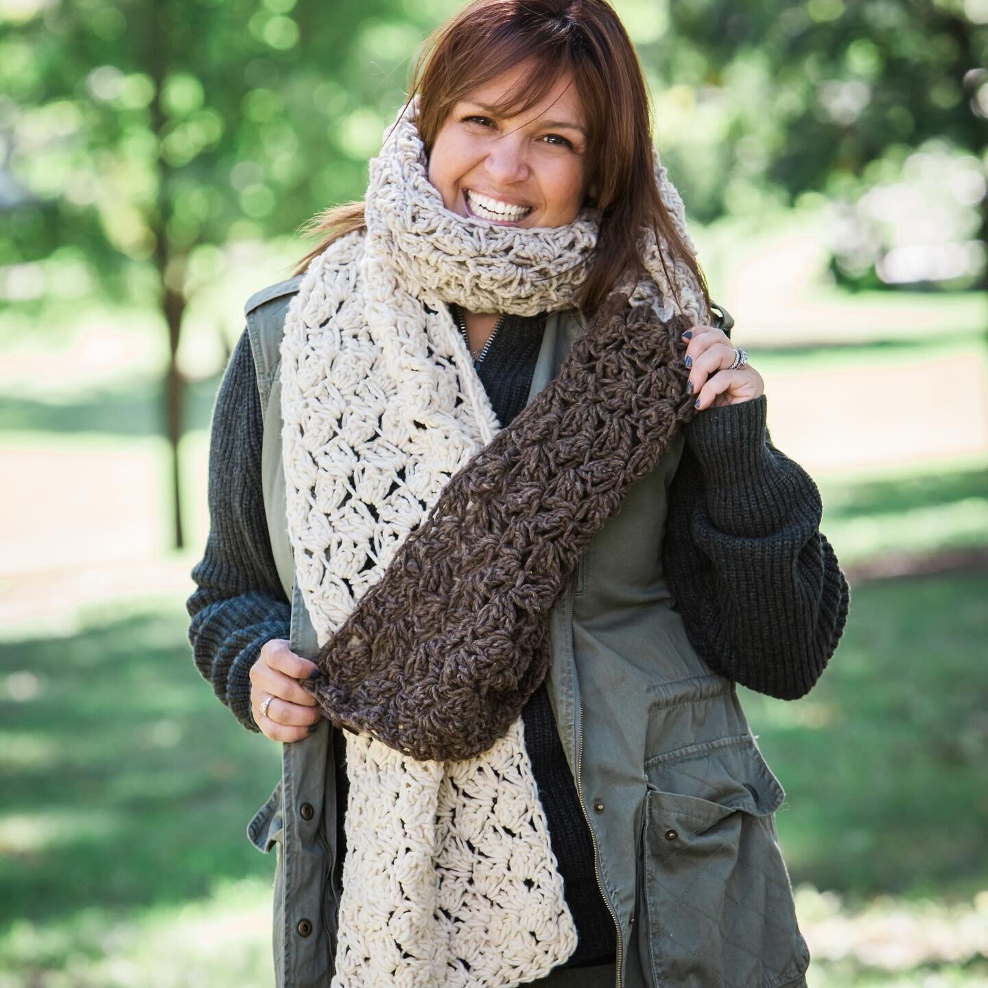 Wrap yourself up in the colorblock Kensington Scarf. The free pattern is now up on the blog. When I made the scarf, it was my first time using Brooklyn Tweed yarn. It was such a delight to work with. I created an open textured stitching and the yarn 